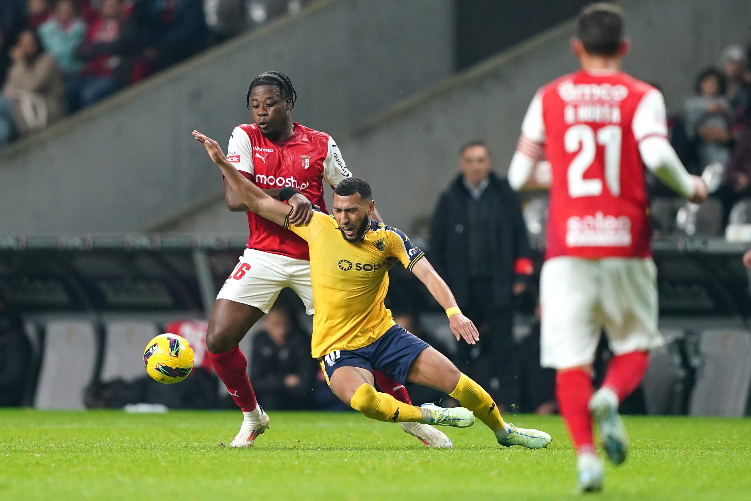 Sporting de Braga desperdiça vantagem de dois golos e empata com Estoril Praia