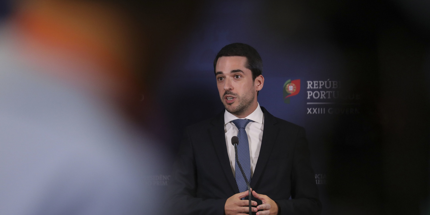 “Parece que o professor Cavaco Silva está mal resolvido com o seu passado”, diz Secretário-geral adjunto do PS