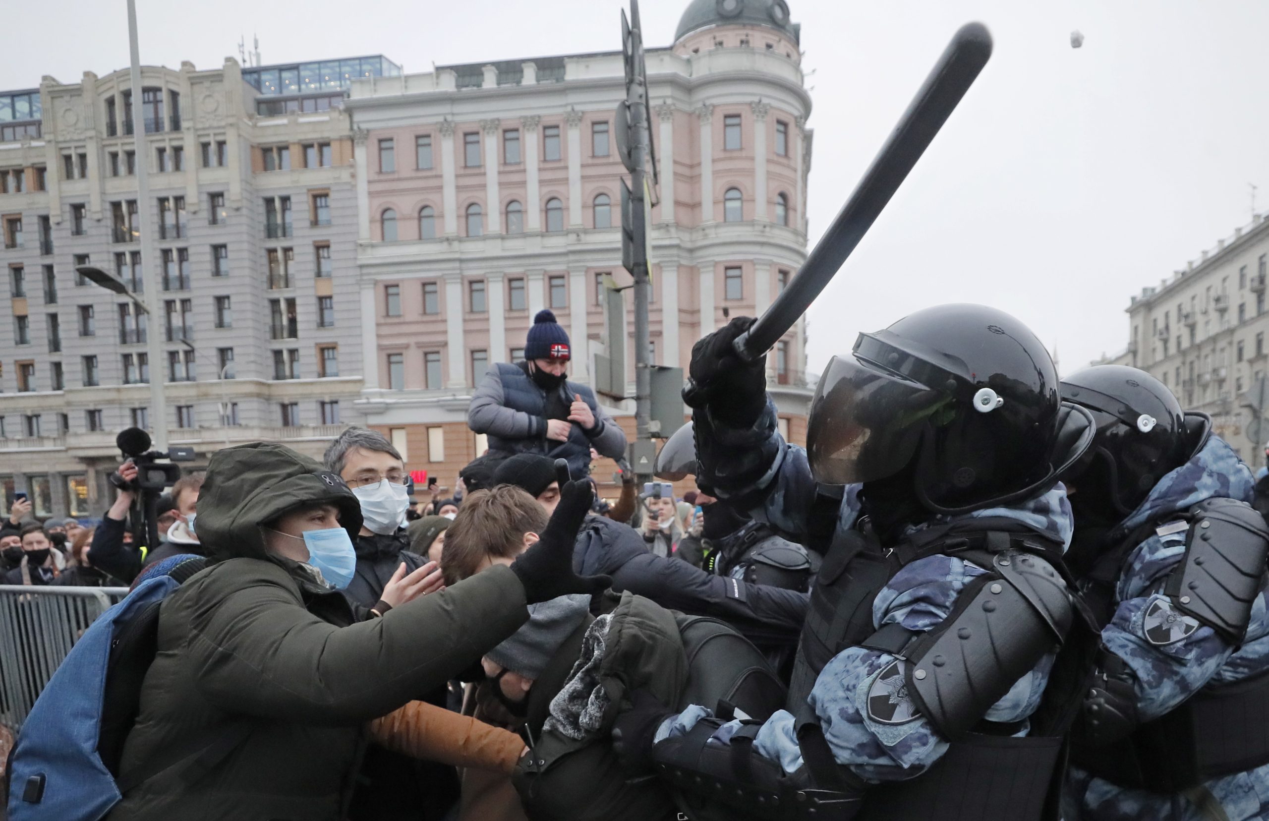 Rússia detém mais de 3.400 manifestantes que exigem libertação de Navalny