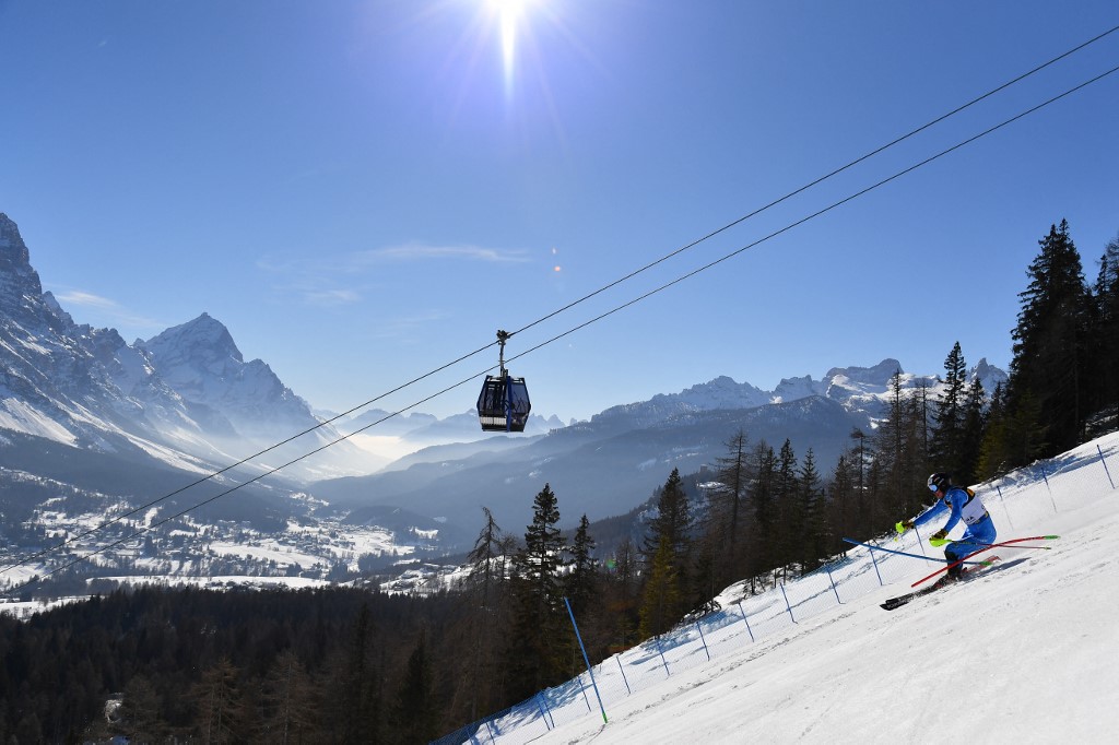 Quatro mortos e vários feridos em avalanche nos Alpes
