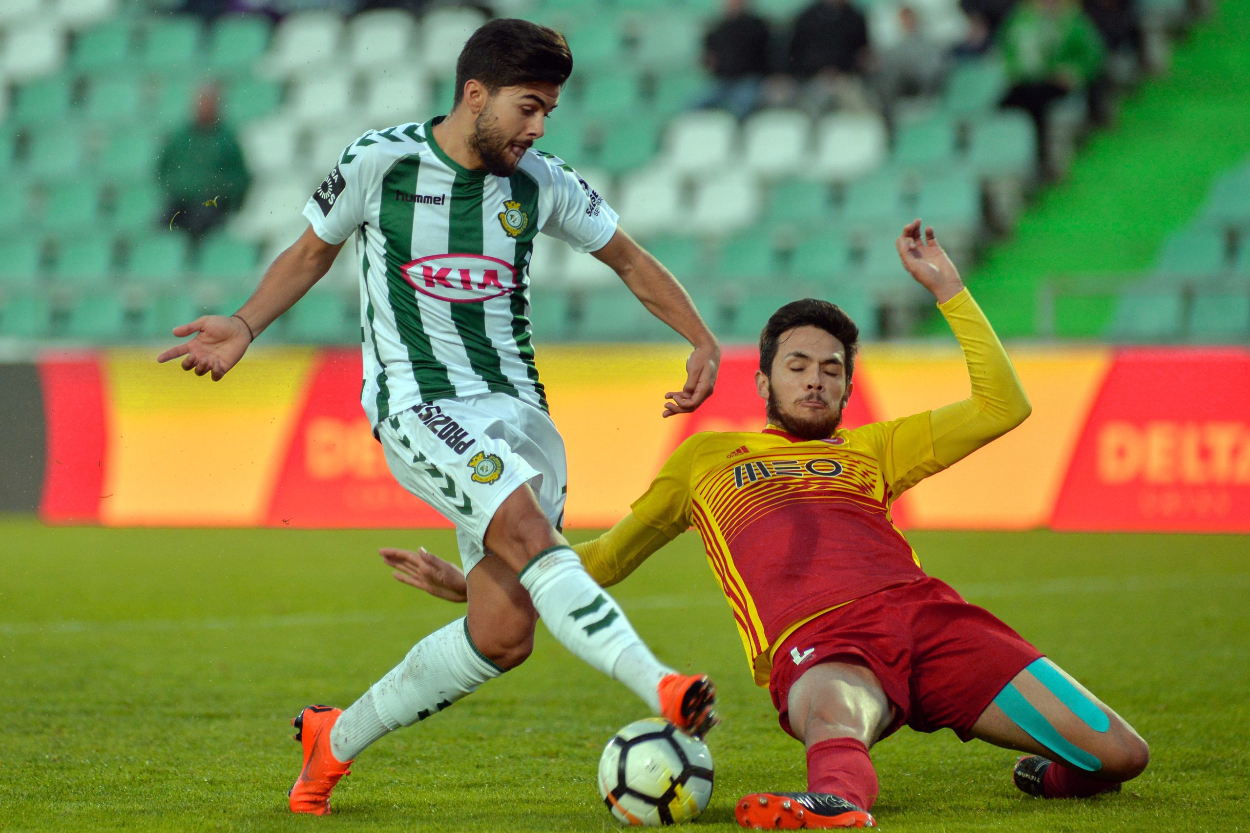 Futebolista João Amaral contratado pelo Benfica