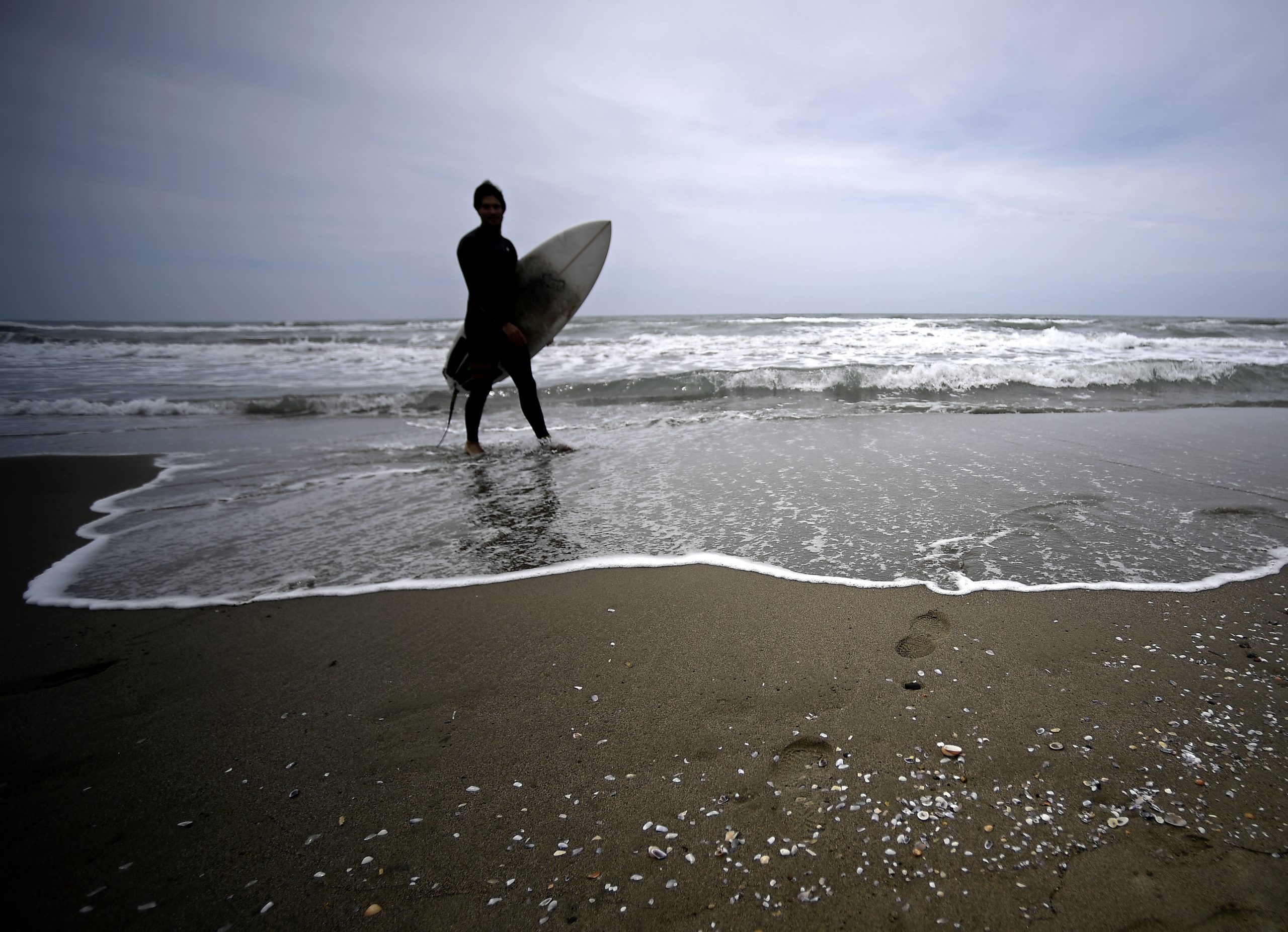 Covid-19: Liga portuguesa vai ser a primeira prova de surf a ser retomada no mundo