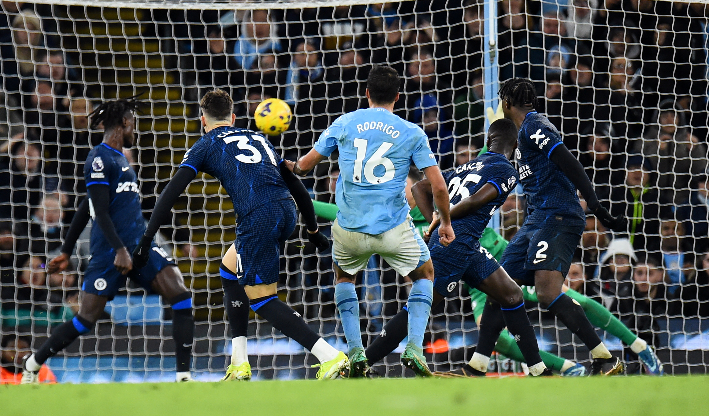 City resgata ponto a acabar na receção ao Chelsea e fica mais longe da liderança