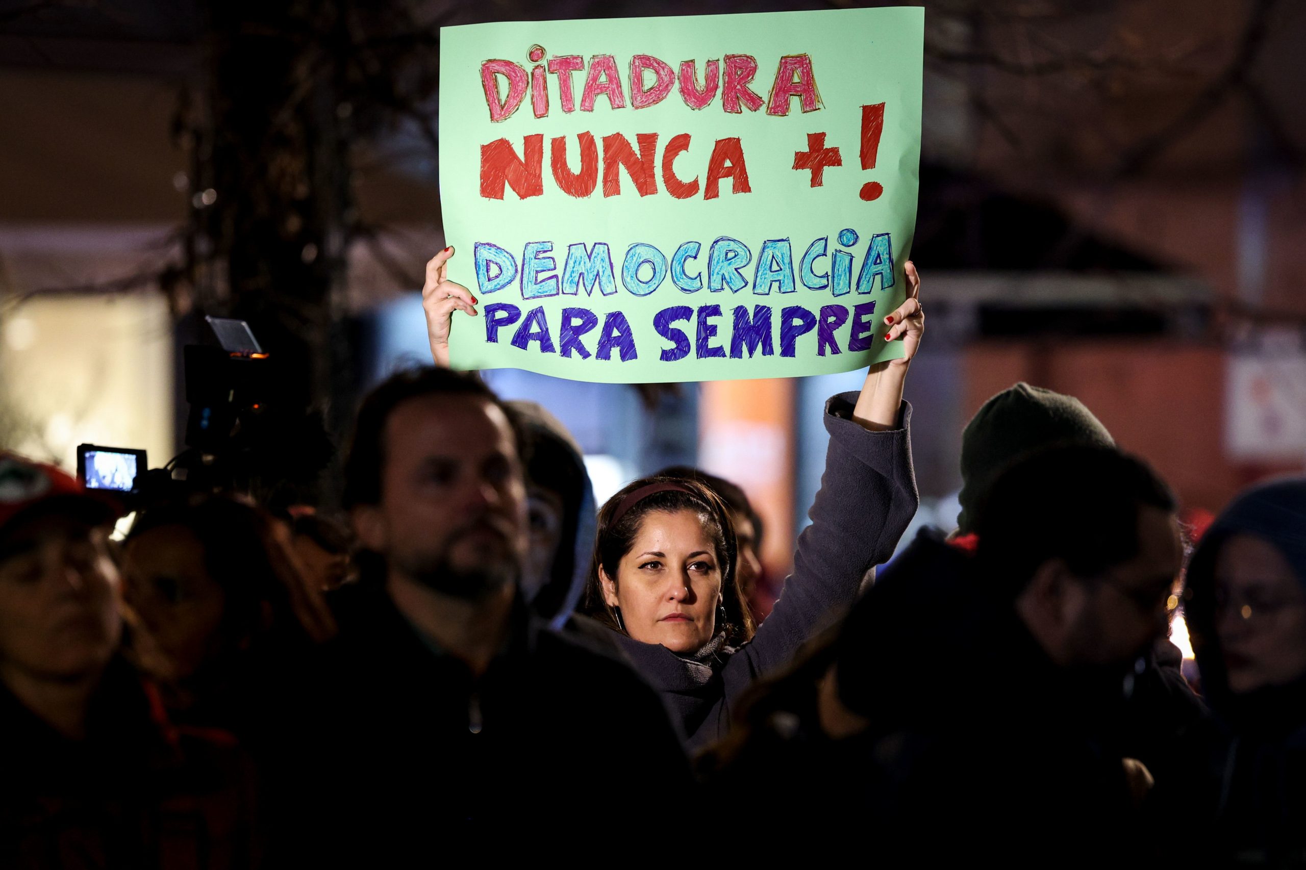 Mais de cem manifestantes recusam em Lisboa amnistia para “terroristas”