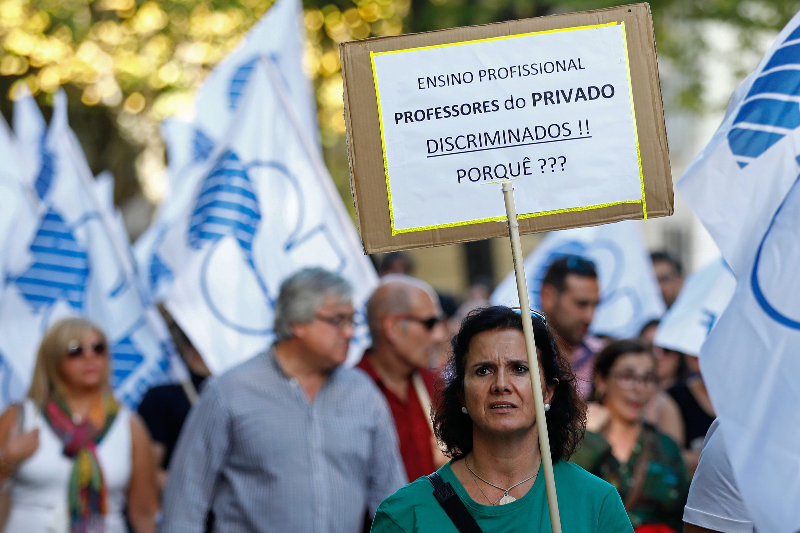 Mil professores do ensino privado pedem novo contrato coletivo de trabalho