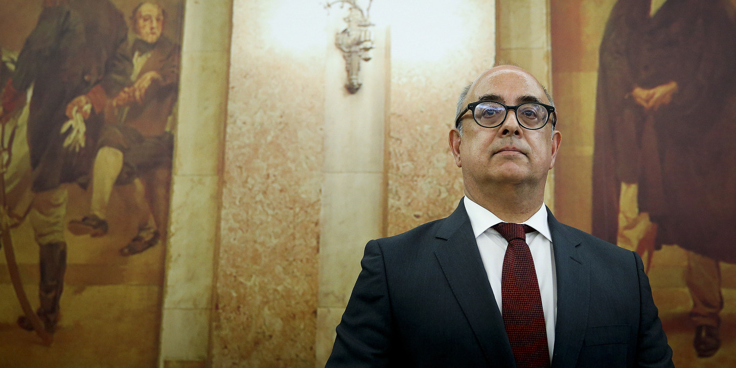 Azeredo Lopes entrou para o Governo em 2015, demitiu-se há um ano e saiu “de consciência tranquila”. Assim foi o mandato do ex-ministro da Defesa