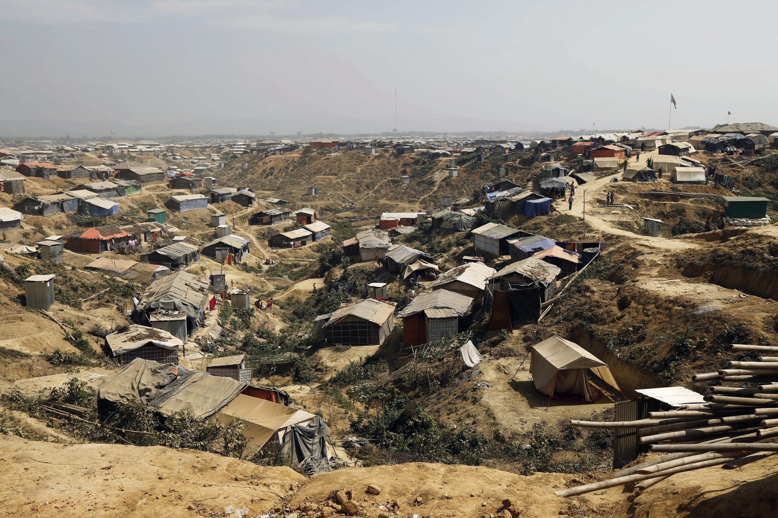 Covid-19: Primeira morte em campo de refugiados rohingya no Bangladesh