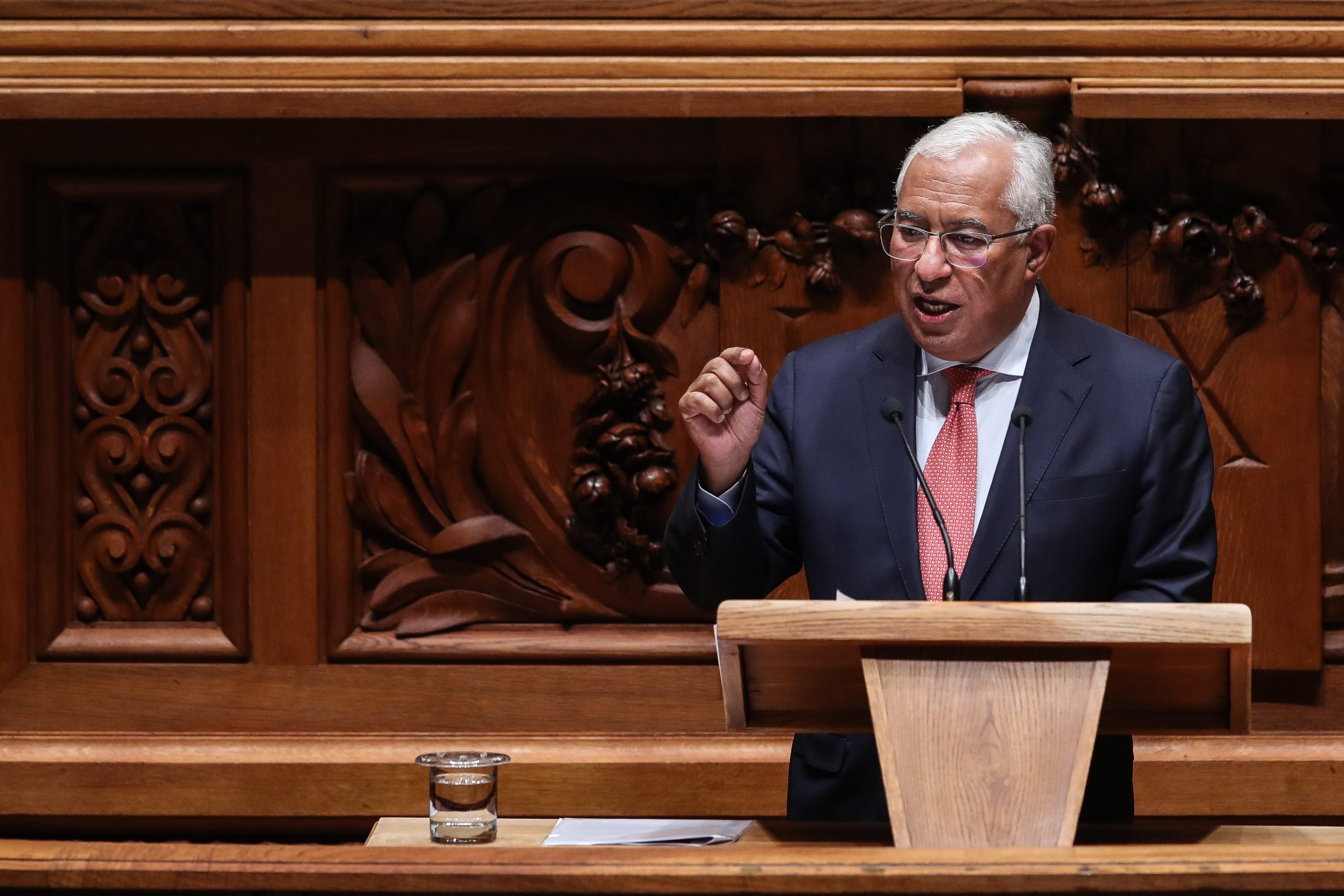 Legislativas: Costa reúne-se segunda-feira com deputados do PS para preparar novo programa