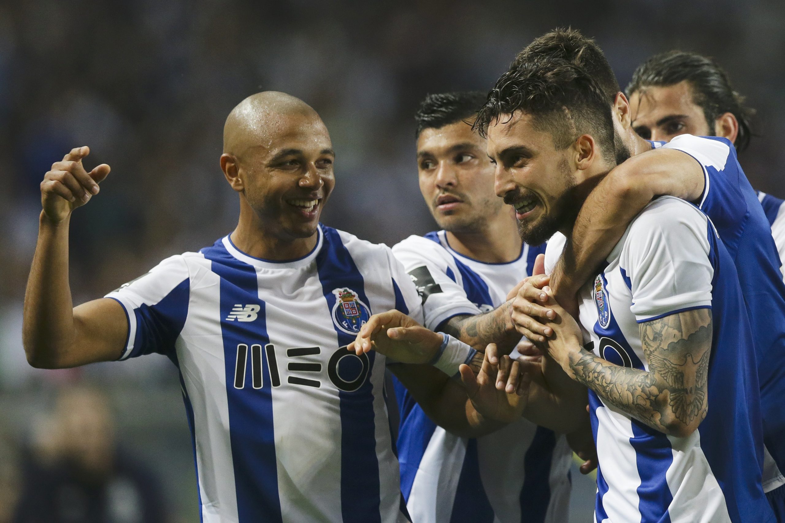 FC Porto goleia Vitória de Setúbal e mantém liderança da I Liga