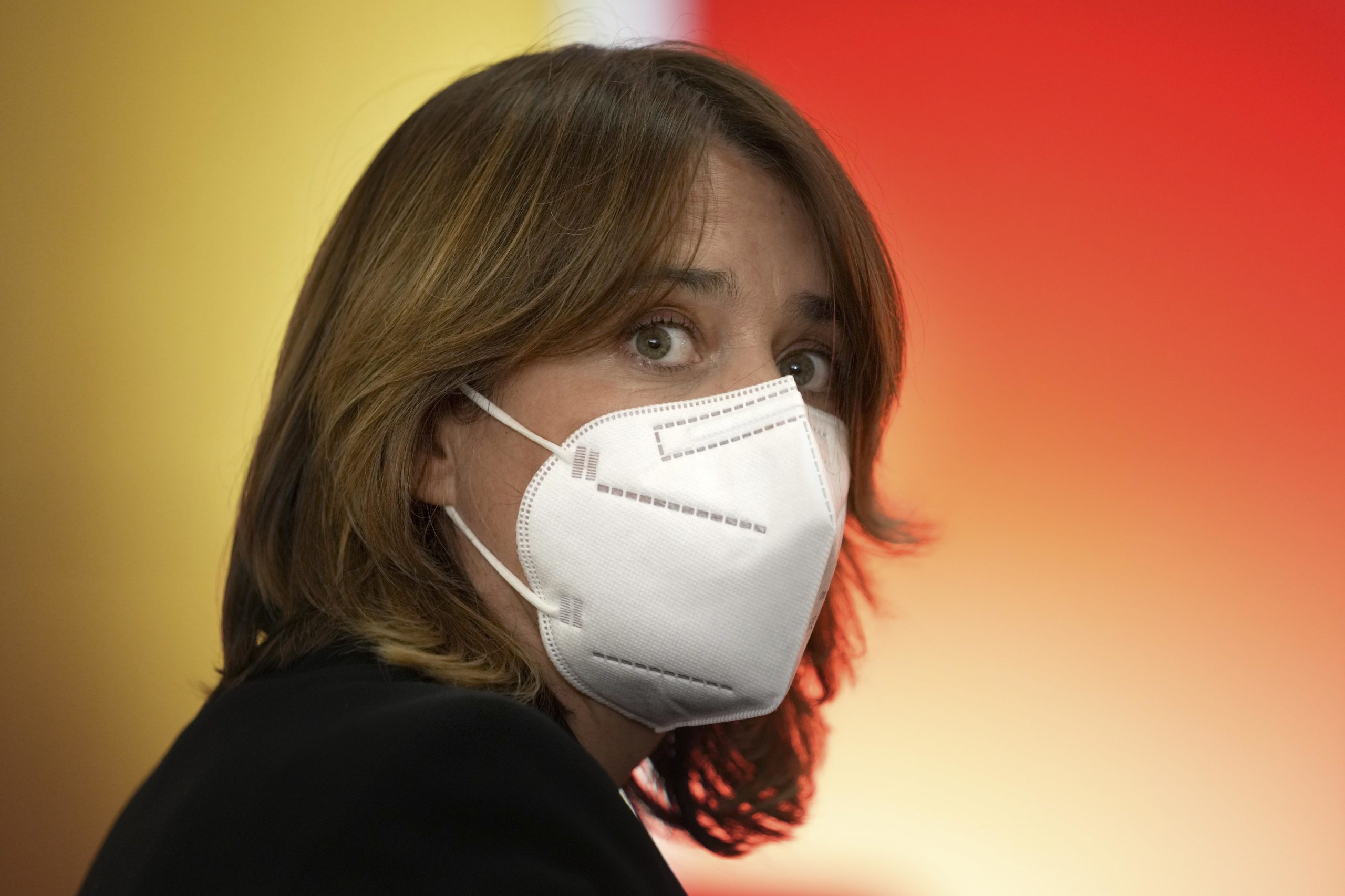 Catarina Martins afirma que crime de violência doméstica “é muito grave e denúncias devem ser levadas a sério”, mas defende presunção de inocência de Luís Monteiro