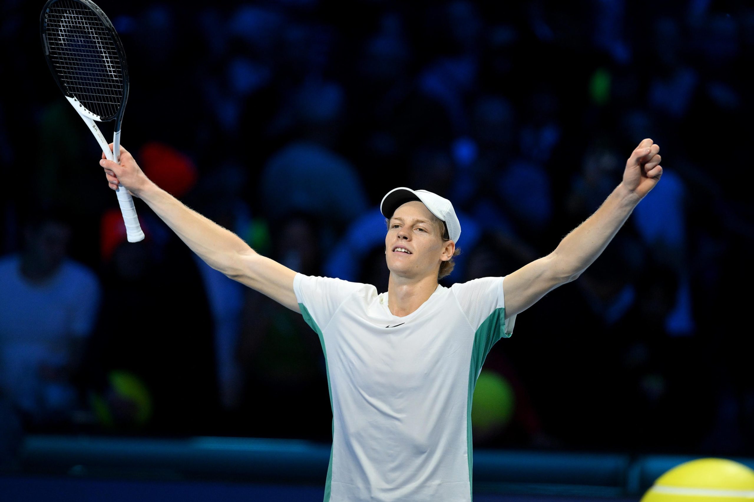 Jannik Sinner estreia-se na final das ATP Finals com Novak Djokovic