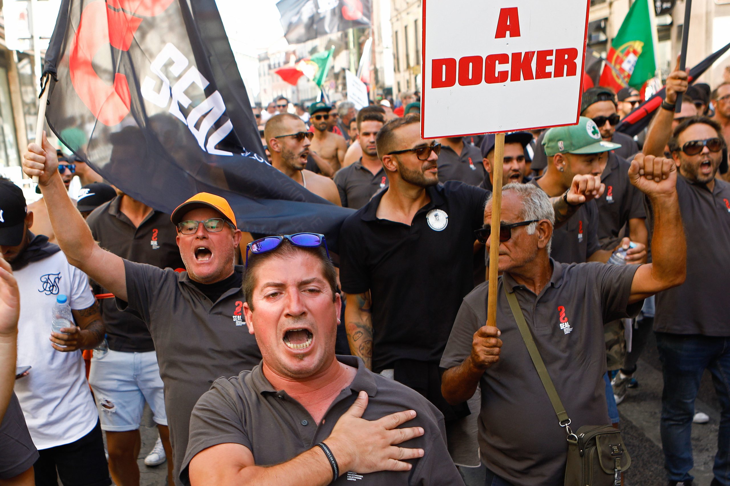 Estivadores de Lisboa em greve parcial de 19 de fevereiro a 9 de março