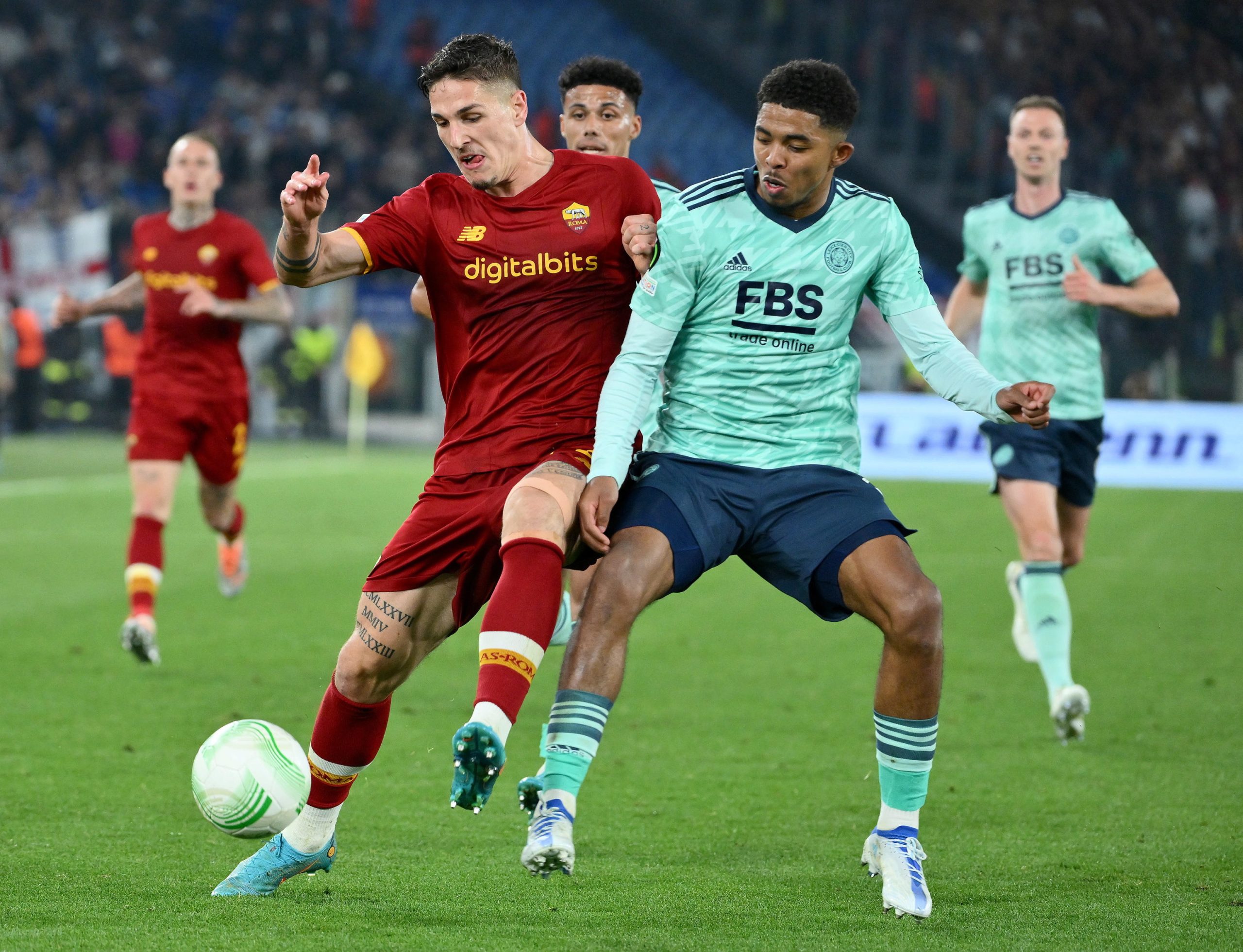 Defesa francês Wesley Fofana assina com o Chelsea por sete épocas