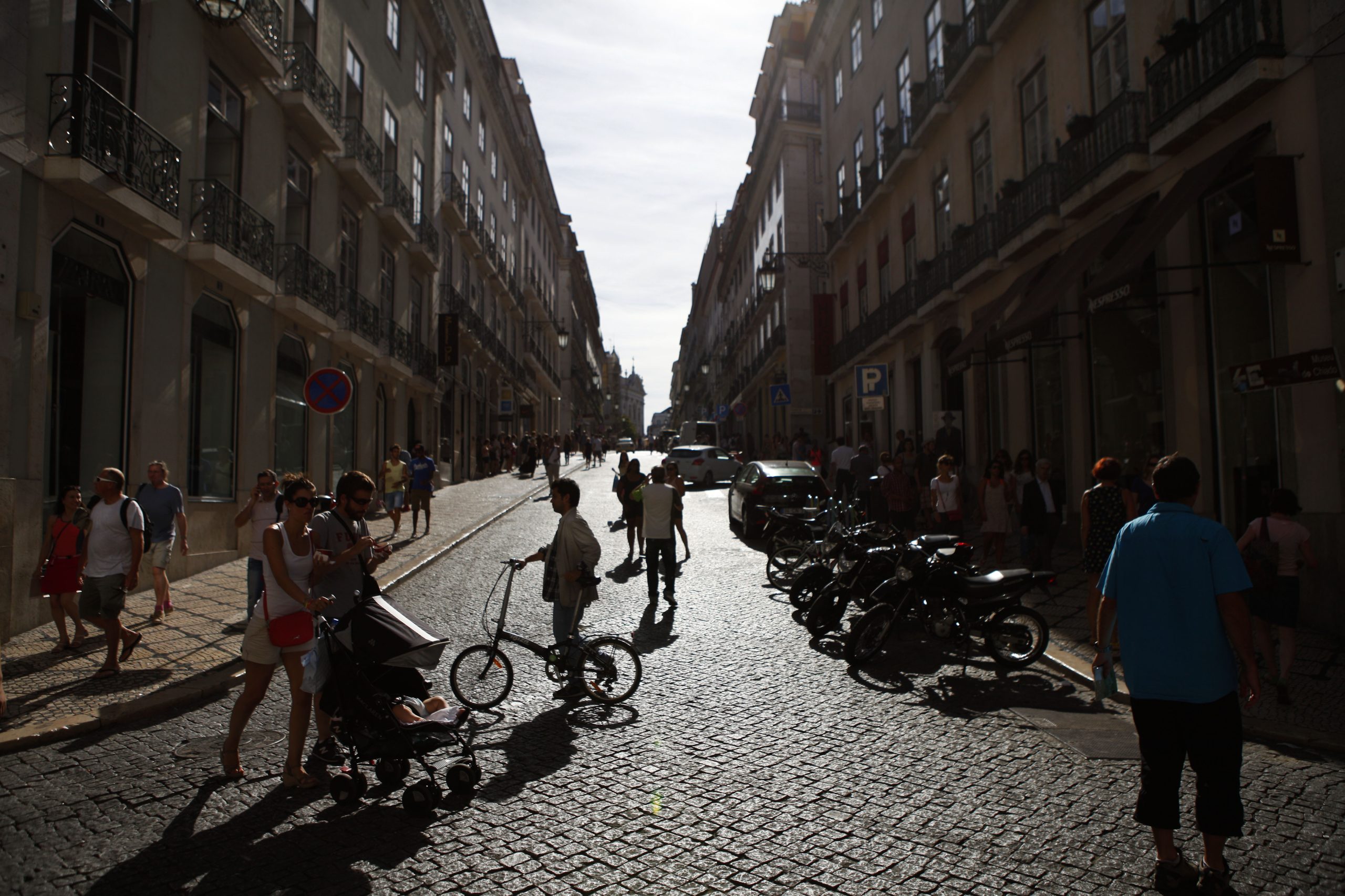 Câmara de Lisboa quer limitar circulação automóvel na Baixa a 30 quilómetros/hora