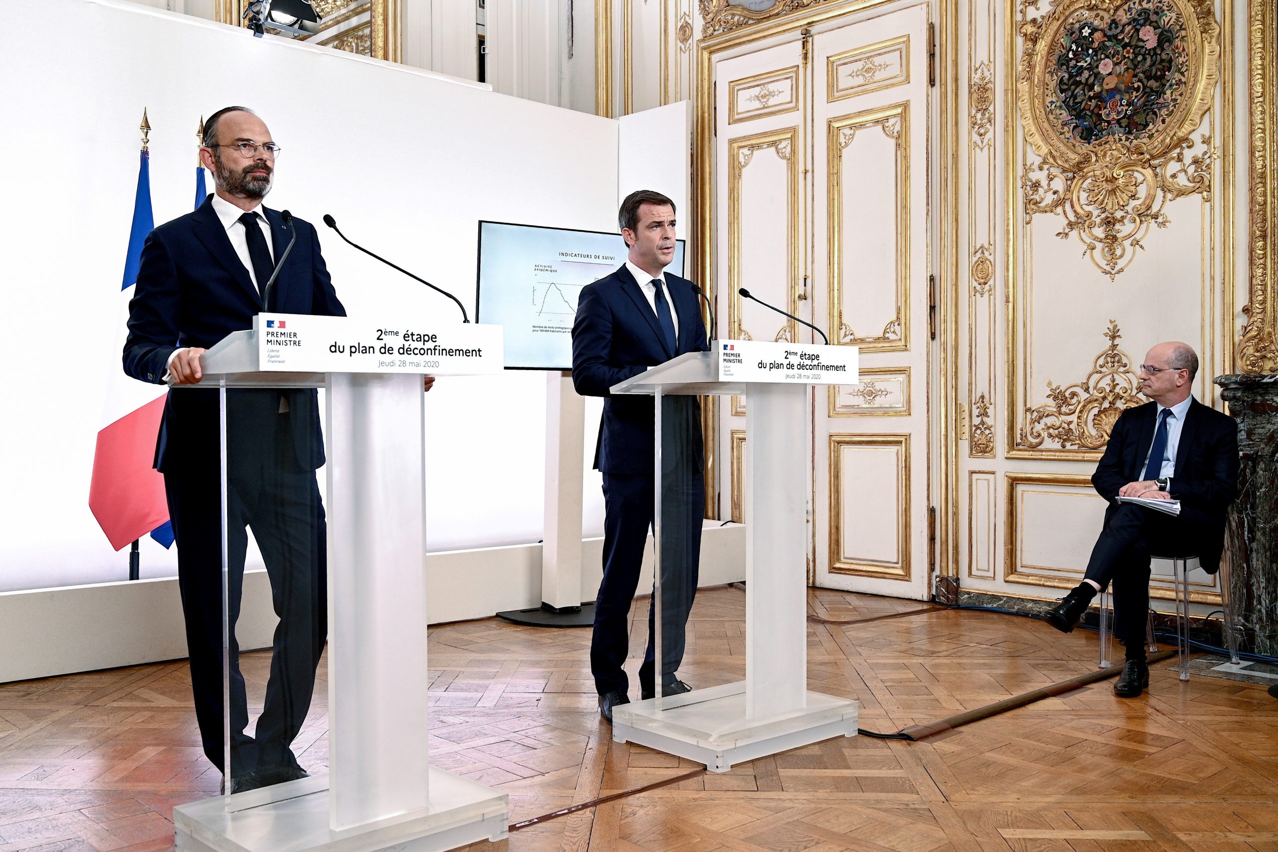 França acelera regresso à normalidade face a “bons resultados” sanitários