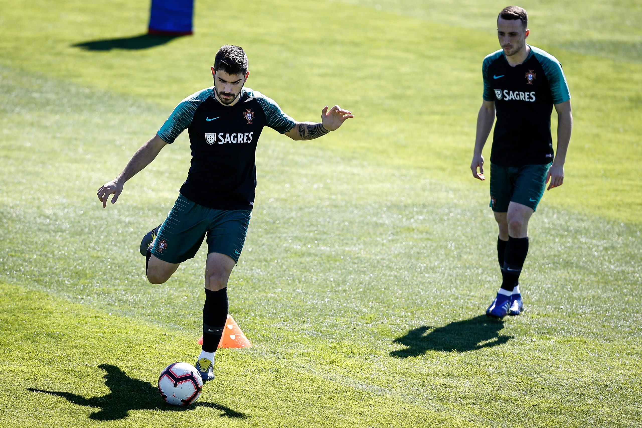 Rúben Neves tatua homenagem a Diogo Jota: “Nunca serás esquecido”