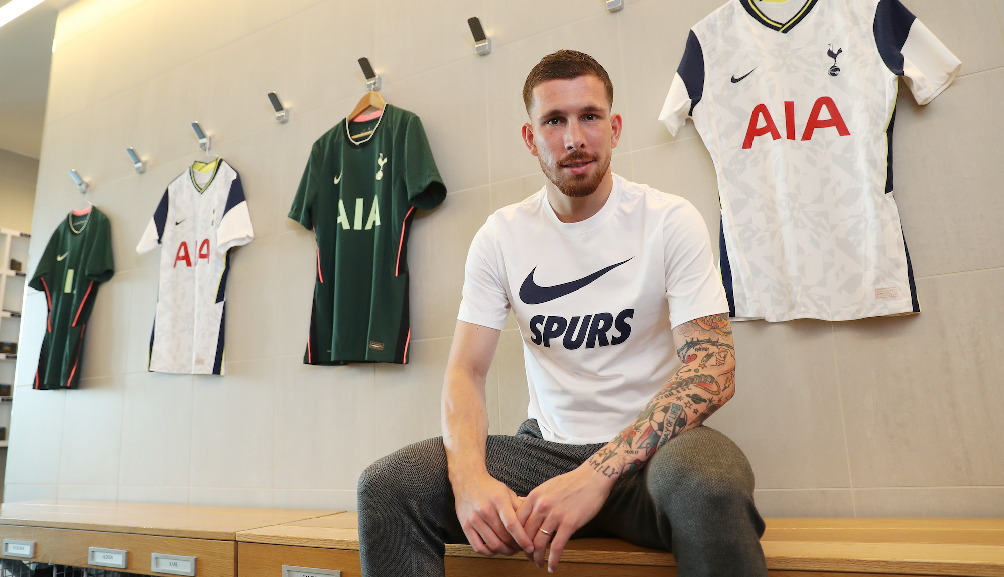 Tottenham, de José Mourinho, contrata Pierre-Emile Hojberg ao Southampton