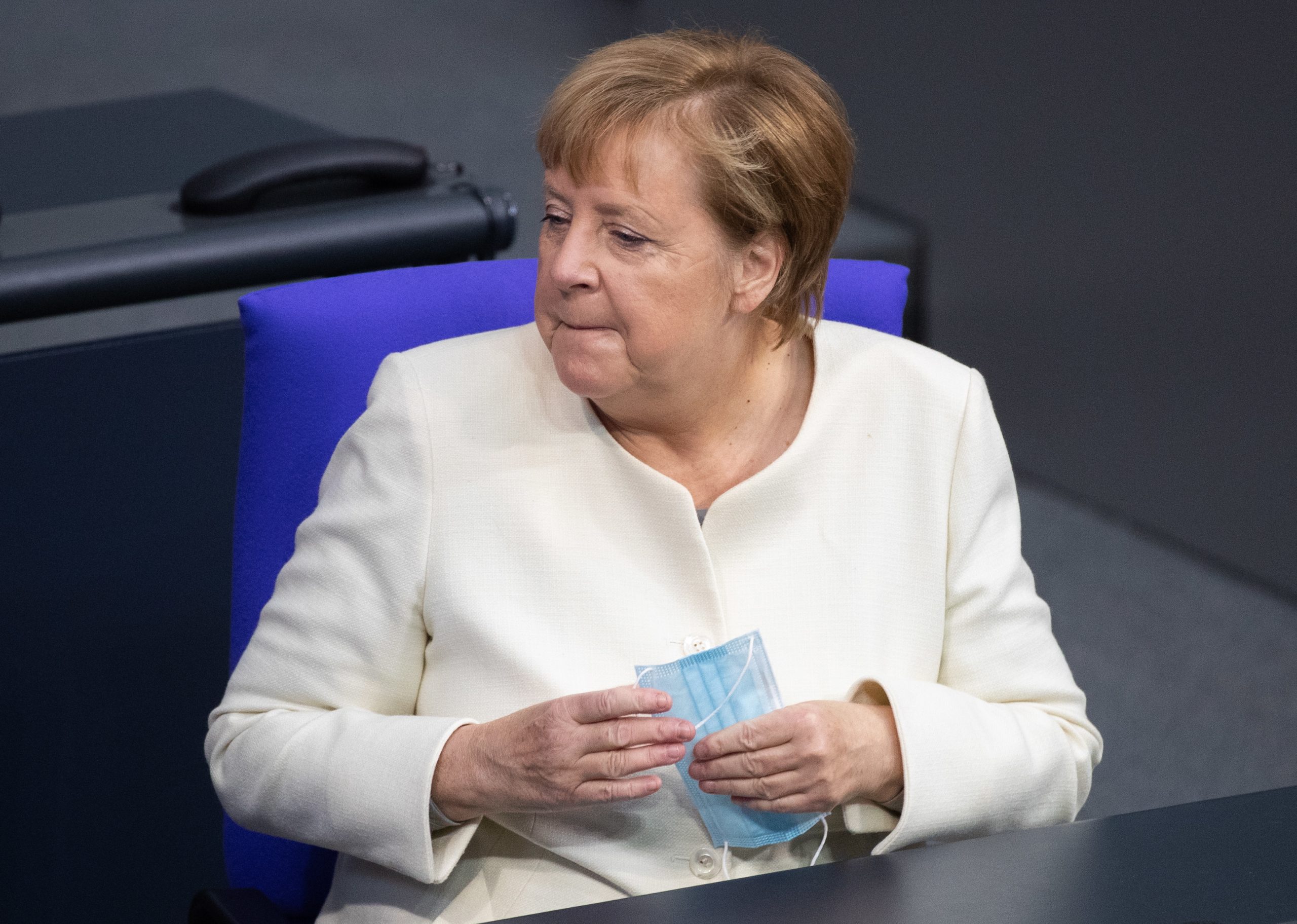 Merkel defende novas medidas após Alemanha registar 2.000 novos casos de Covid-19
