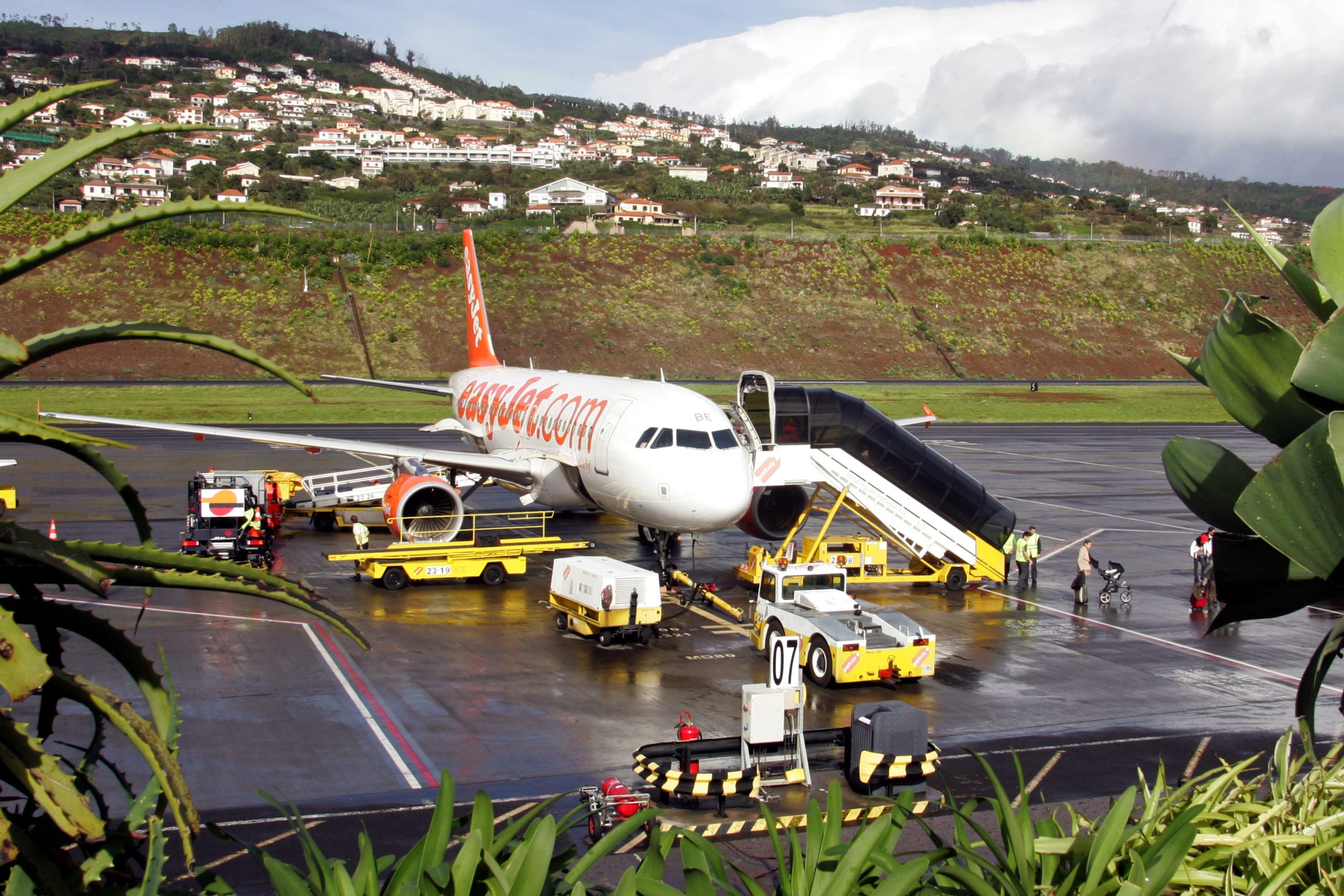 Mau tempo: Vento forte no aeroporto da Madeira obriga ao desvio de sete voos