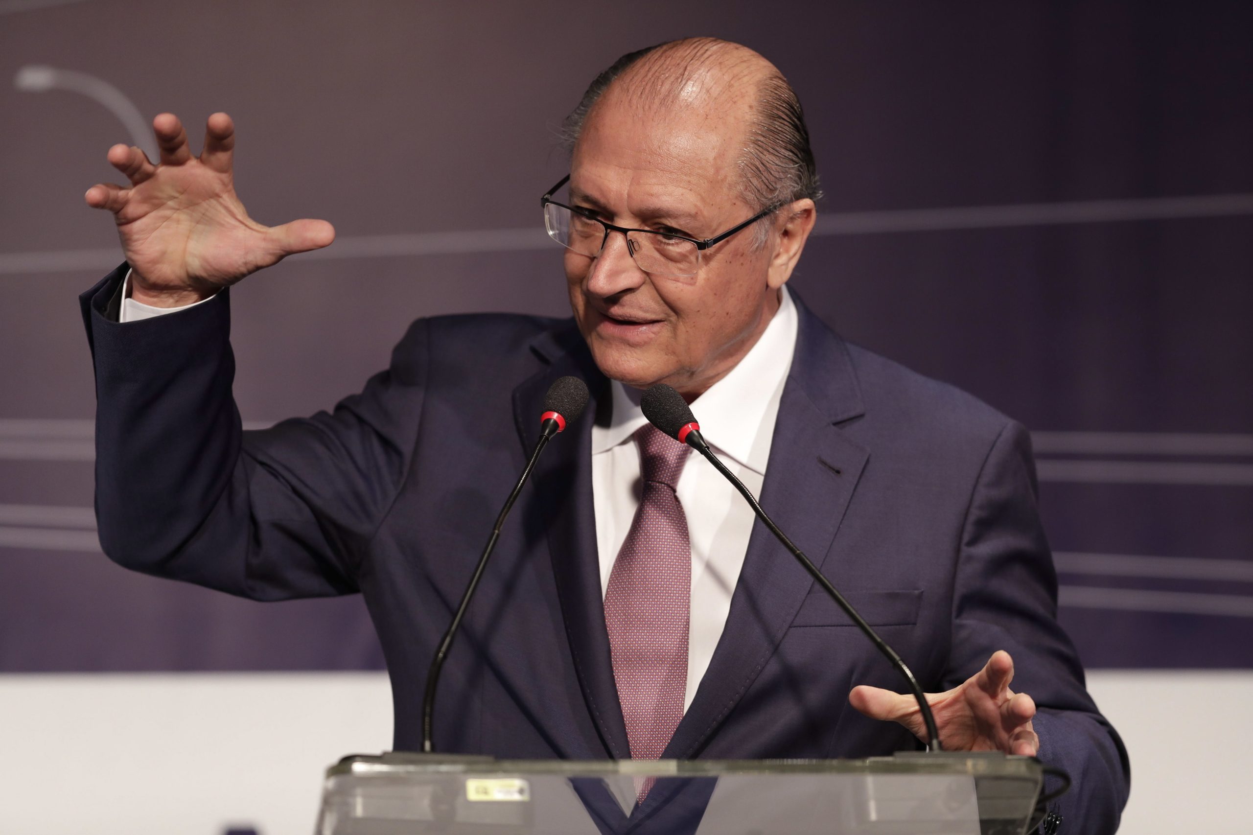 Candidato às presidenciais no Brasil acusado de receber 1,6M€ de forma ilegal