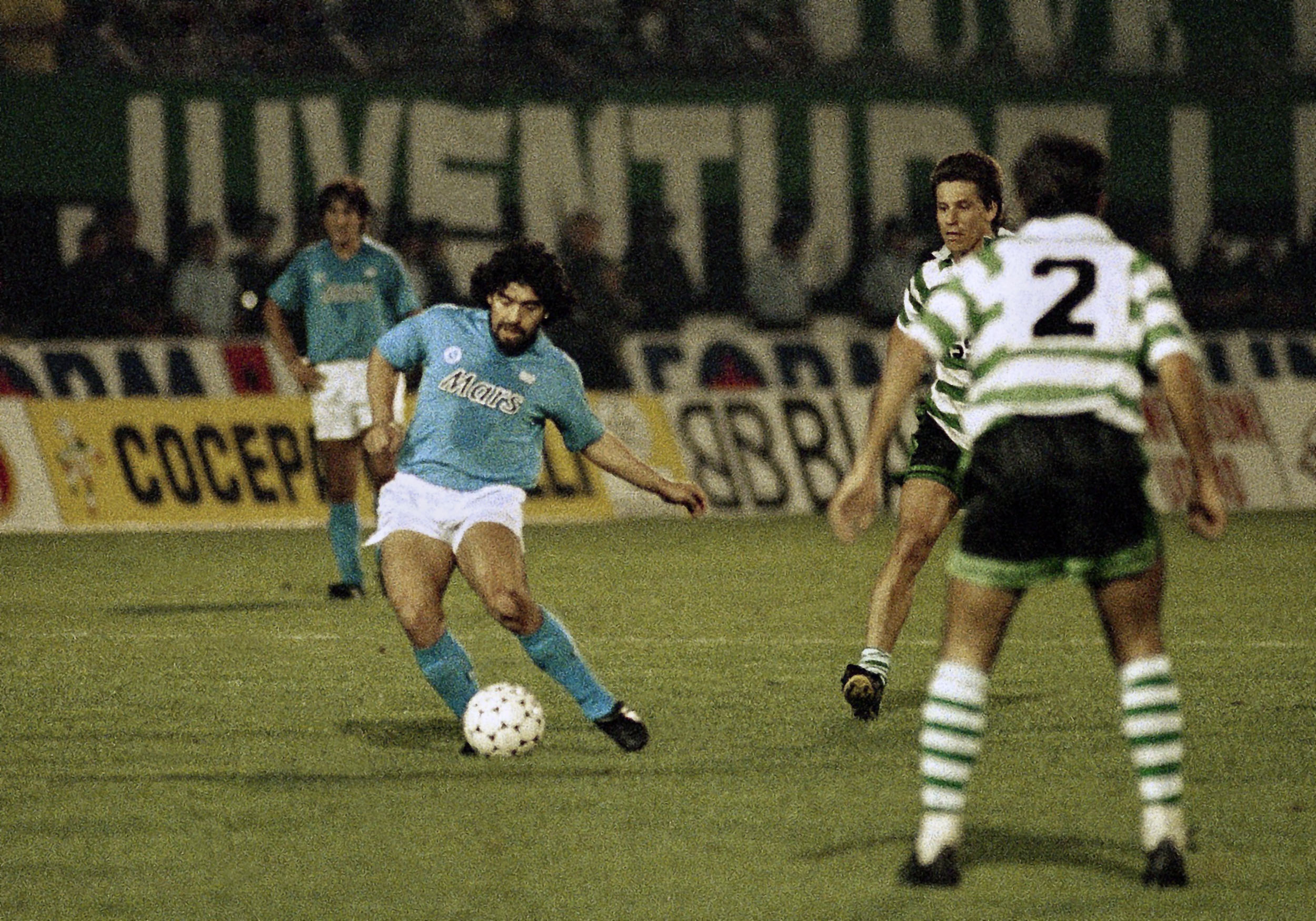 Maradona vai ser embaixador do Napóles. Mas primeiro tem que resolver os problemas com o fisco