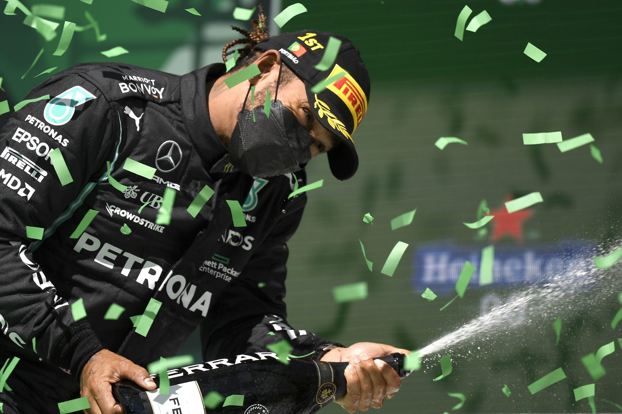Fórmula 1: Hamilton vence GP de Portugal e alarga recorde de triunfos