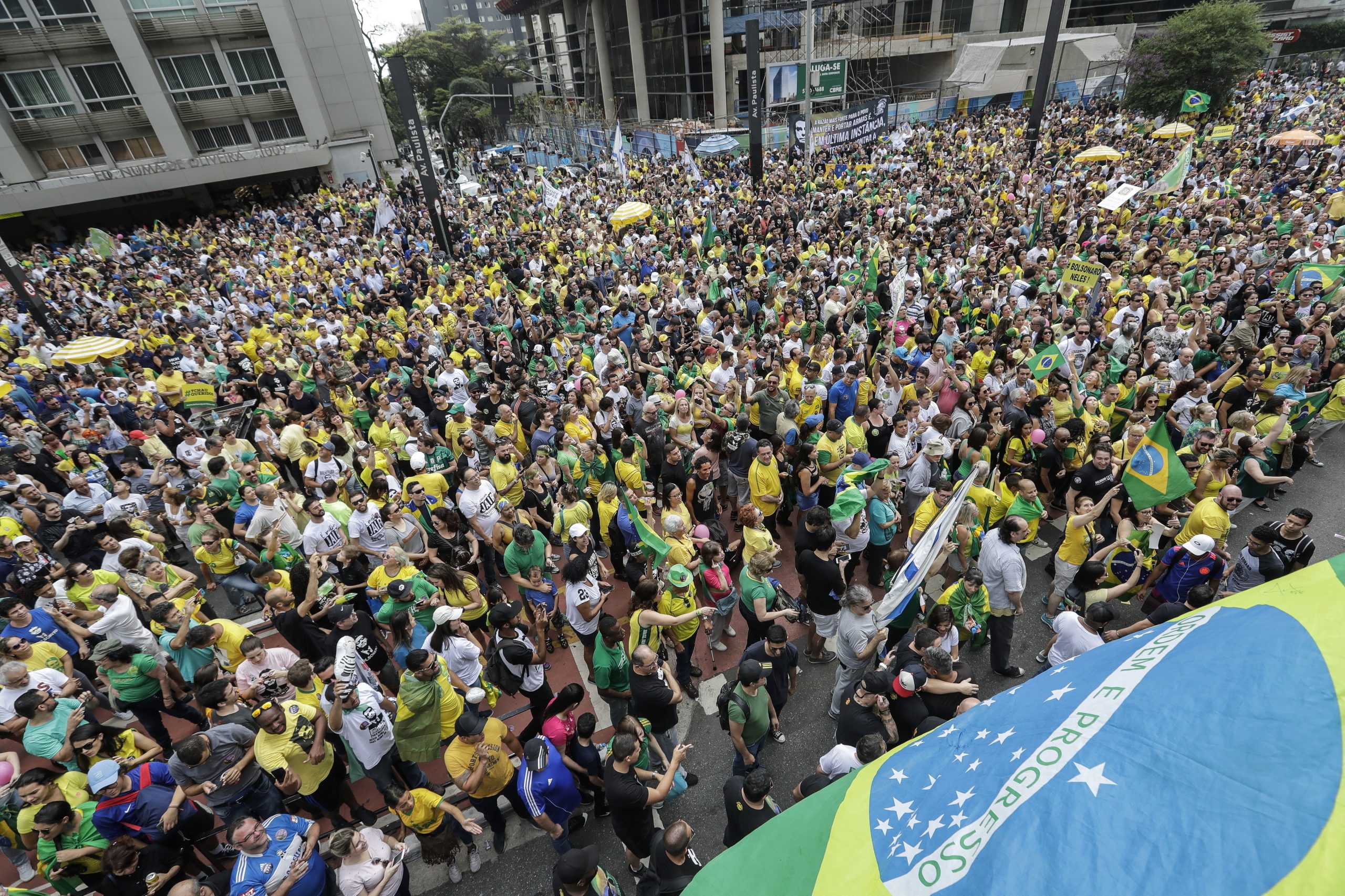 Brasil: A menos de uma semana das eleições, os eleitores querem mudança