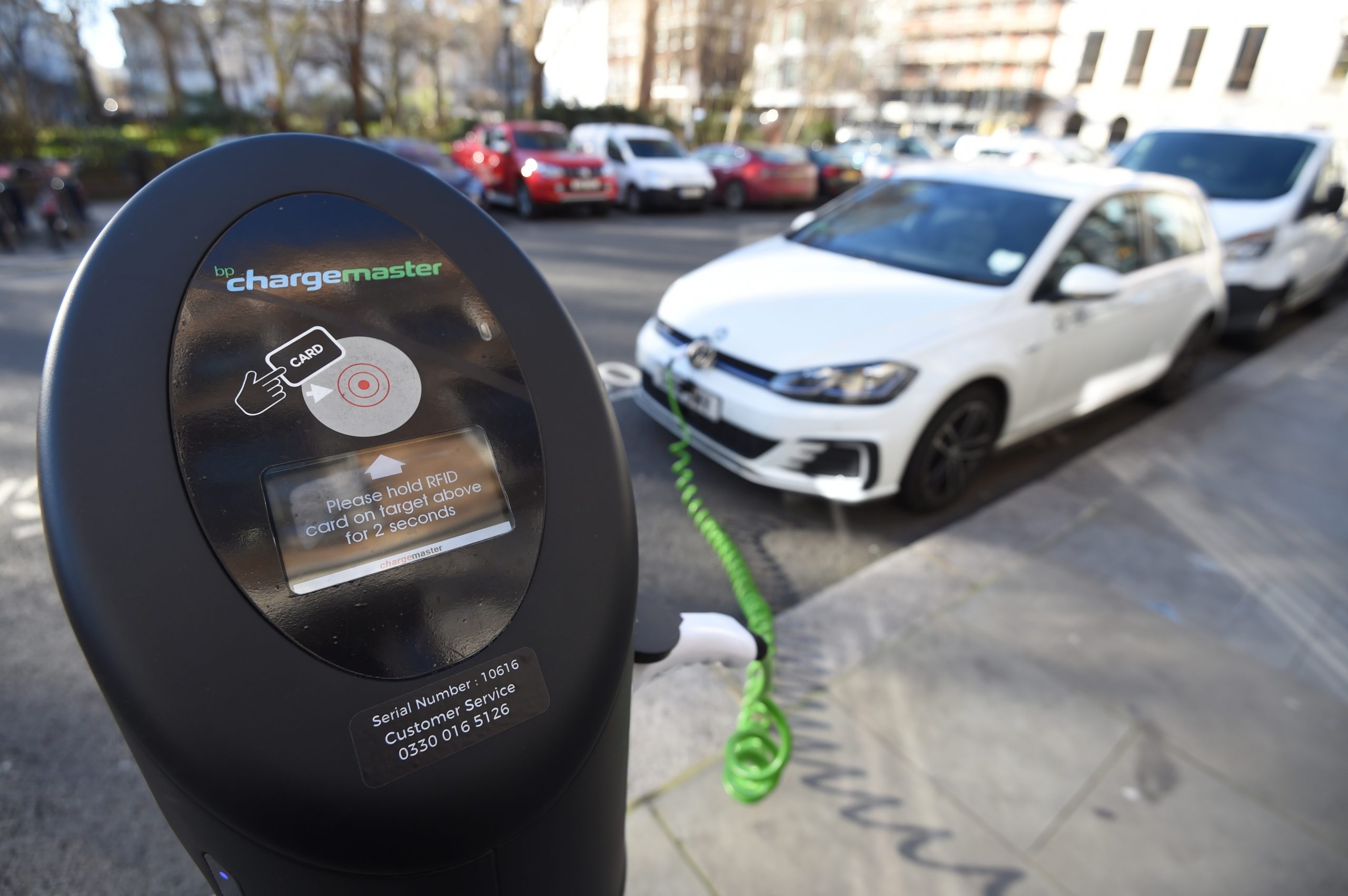 Novos modelos de veículos elétricos vão triplicar até 2021