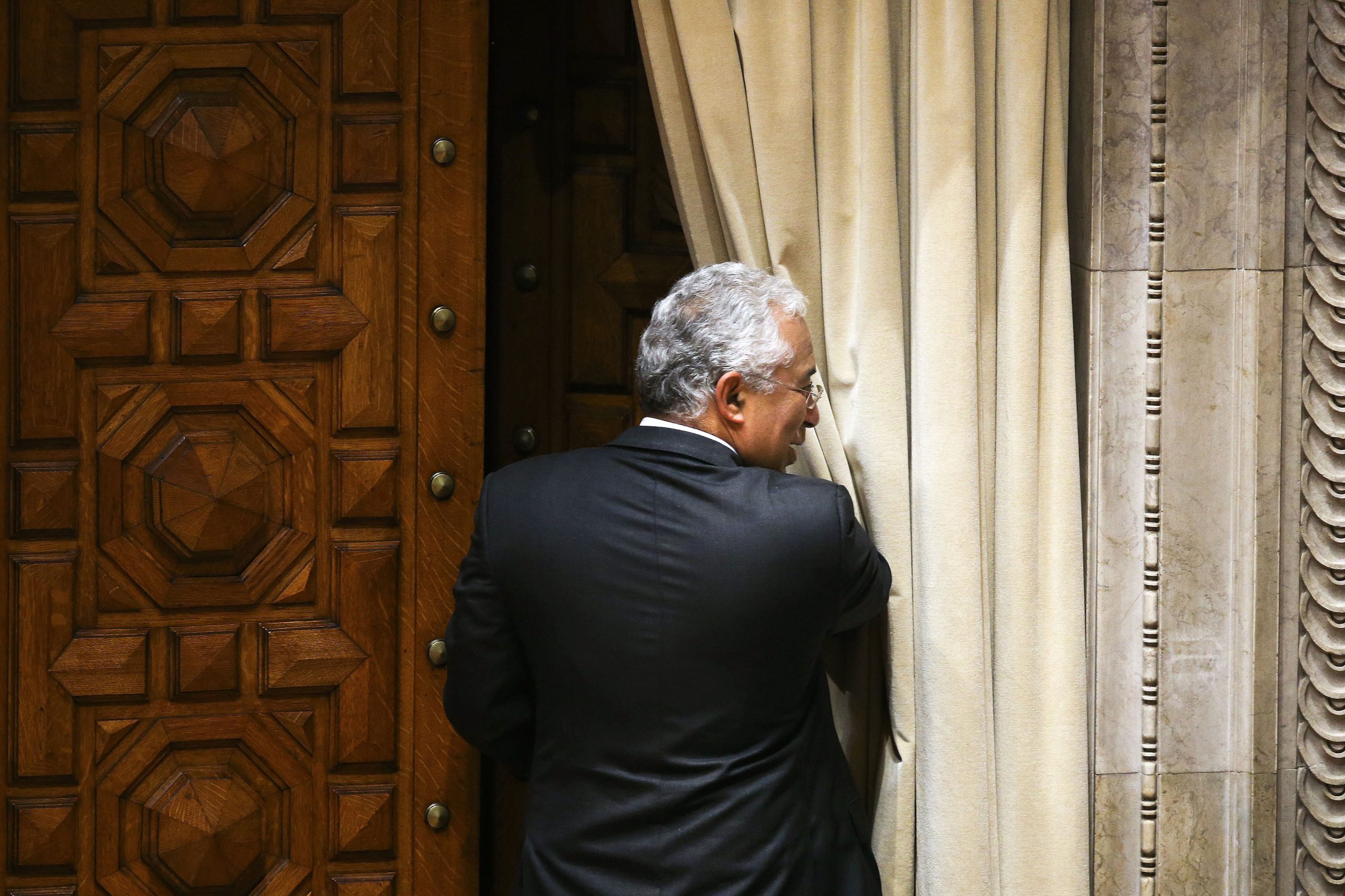 BE e PCP não desistem de renegociação da dívida, PS quer discussão “cumprindo as regras”