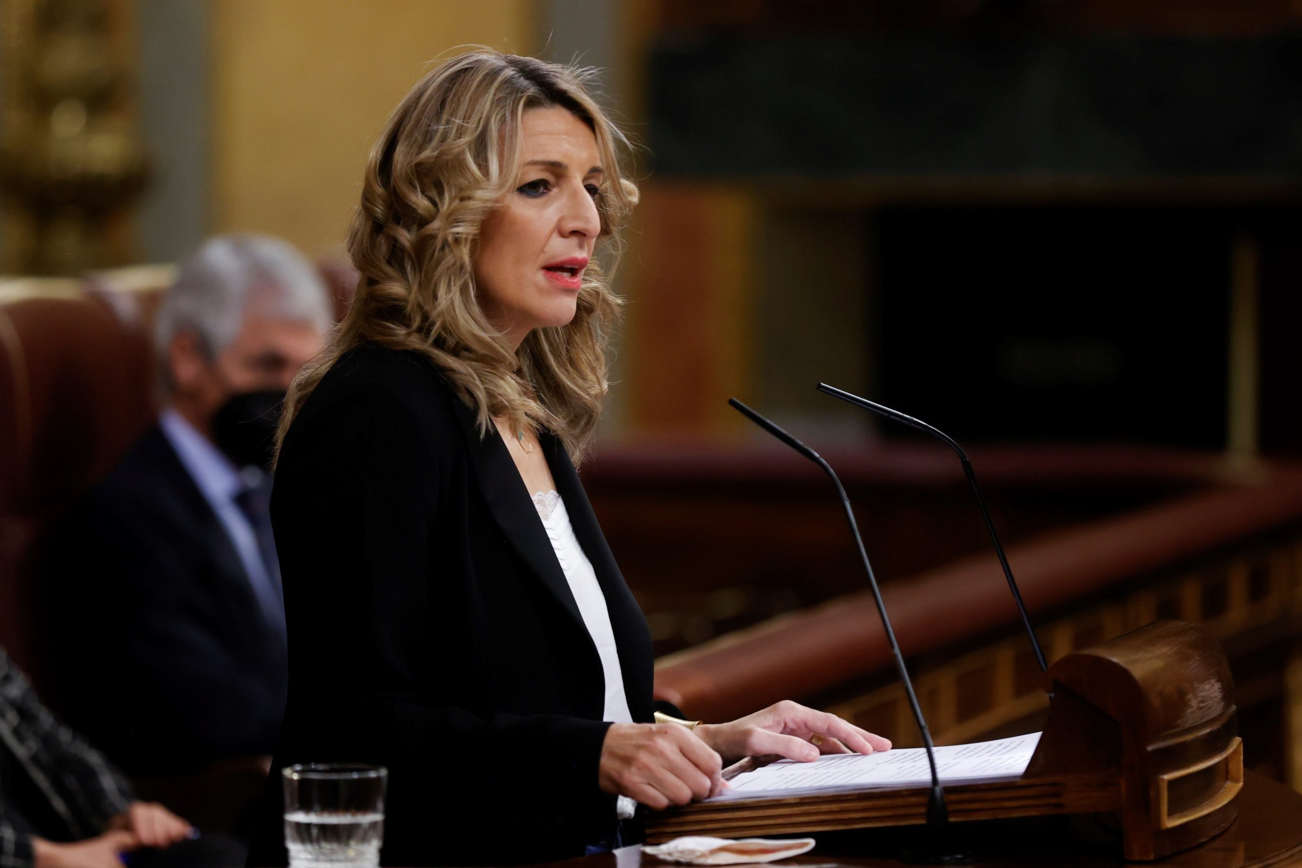 Governo espanhol e sindicatos chegam a acordo para aumentar salário mínimo para 1.000 euros
