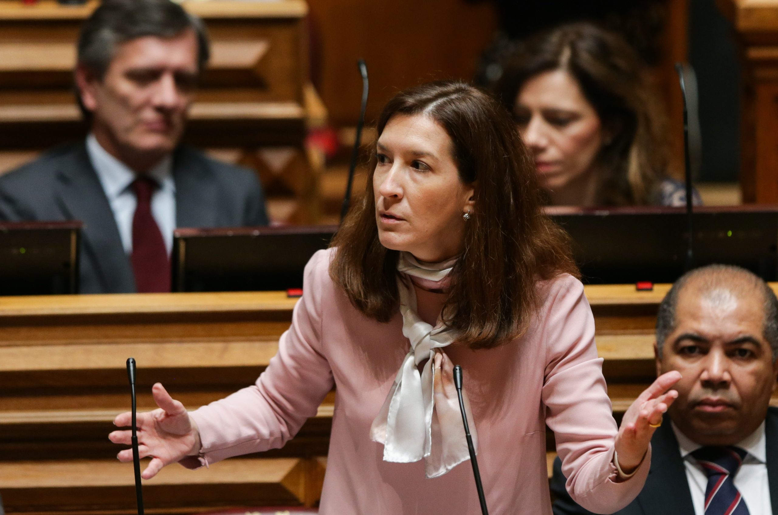 Cecília Meireles, nova líder parlamentar do CDS, fica até janeiro e depois se verá