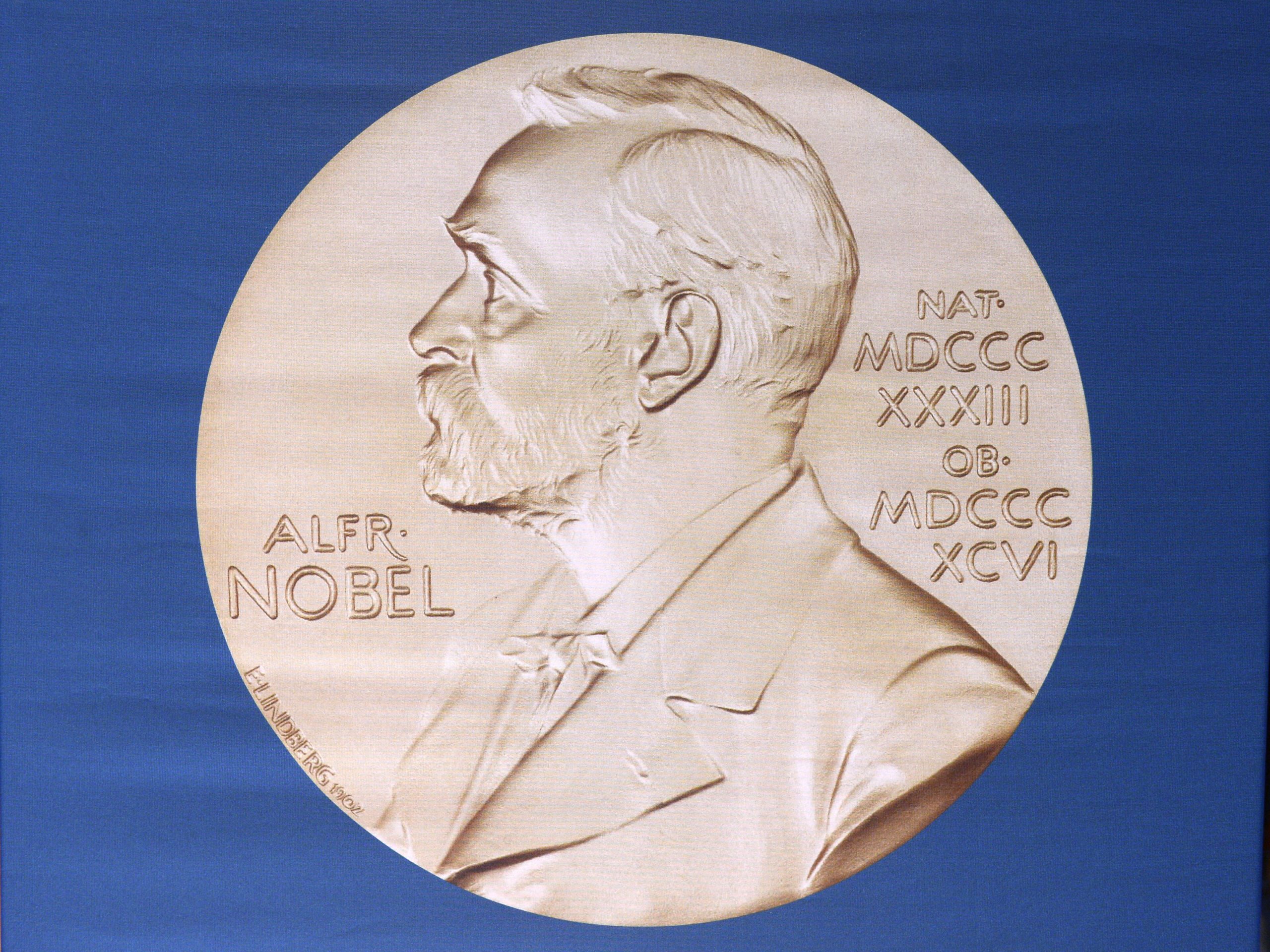 Autores ” tradicionais” dominam apostas para o Nobel da Literatura de 2017