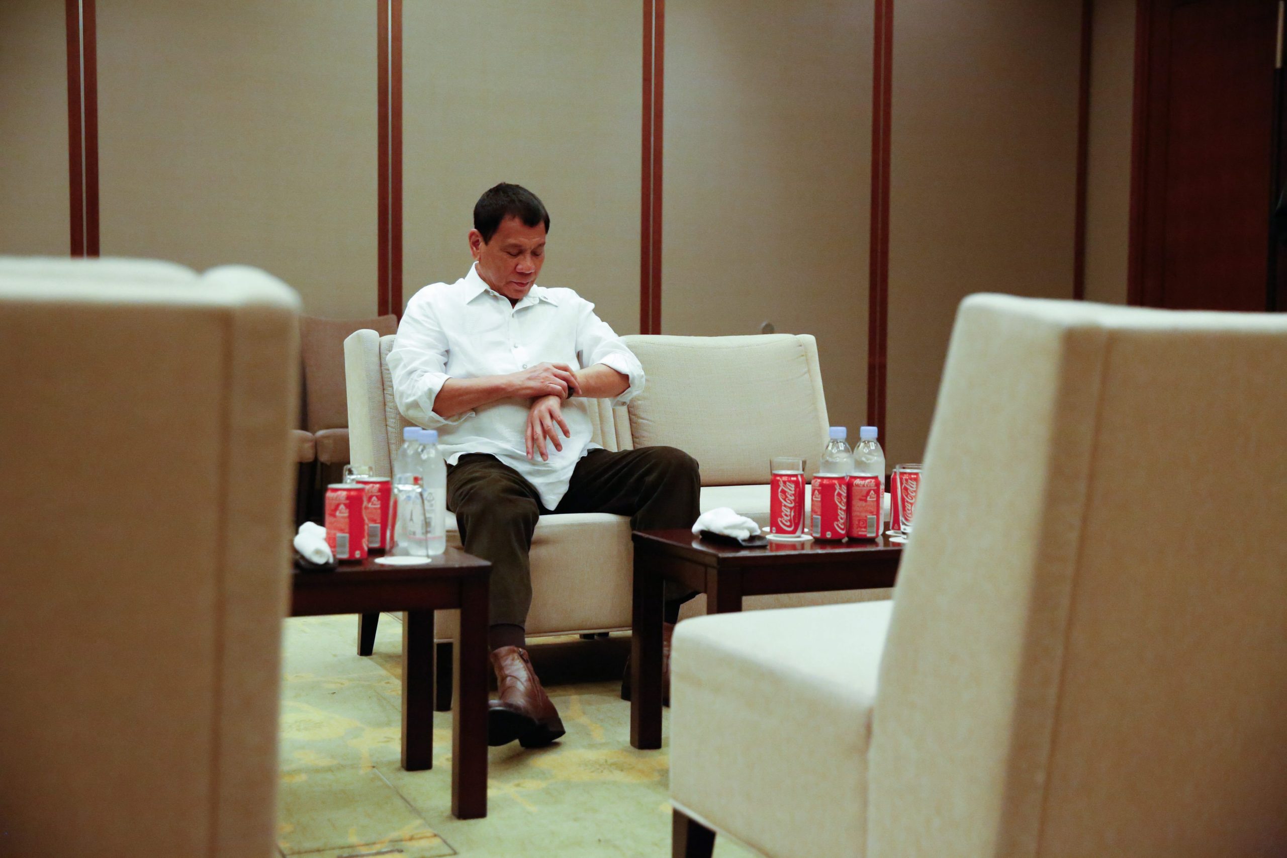 Presidente filipino promete não dizer mais palavrões depois de ter recebido instruções de Deus