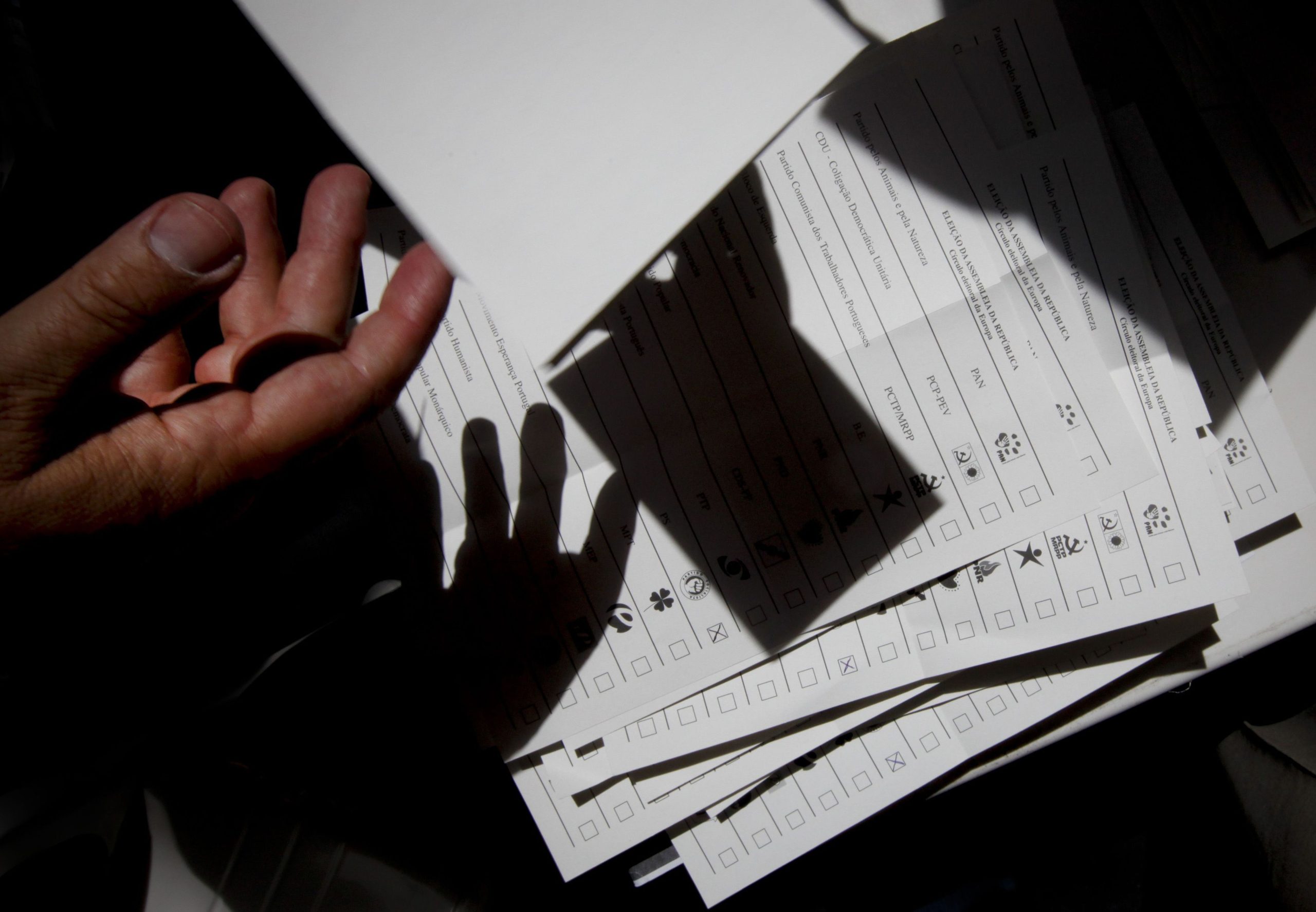 Legislativas: Enviadas mais de 900 mil cartas para emigrantes recenseados na Europa