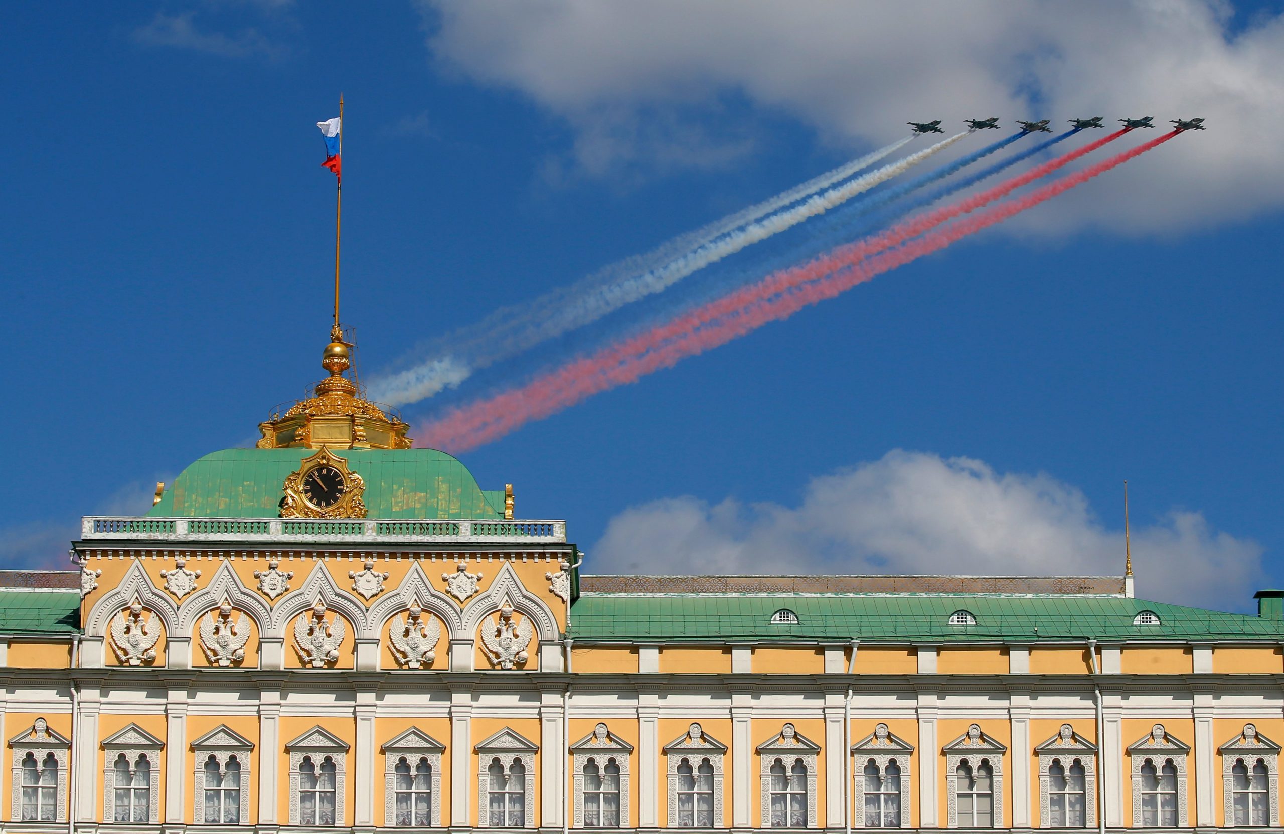 Kremlin considera decisão de Kiev de bloquear ‘sites’ russos “hostil e míope”