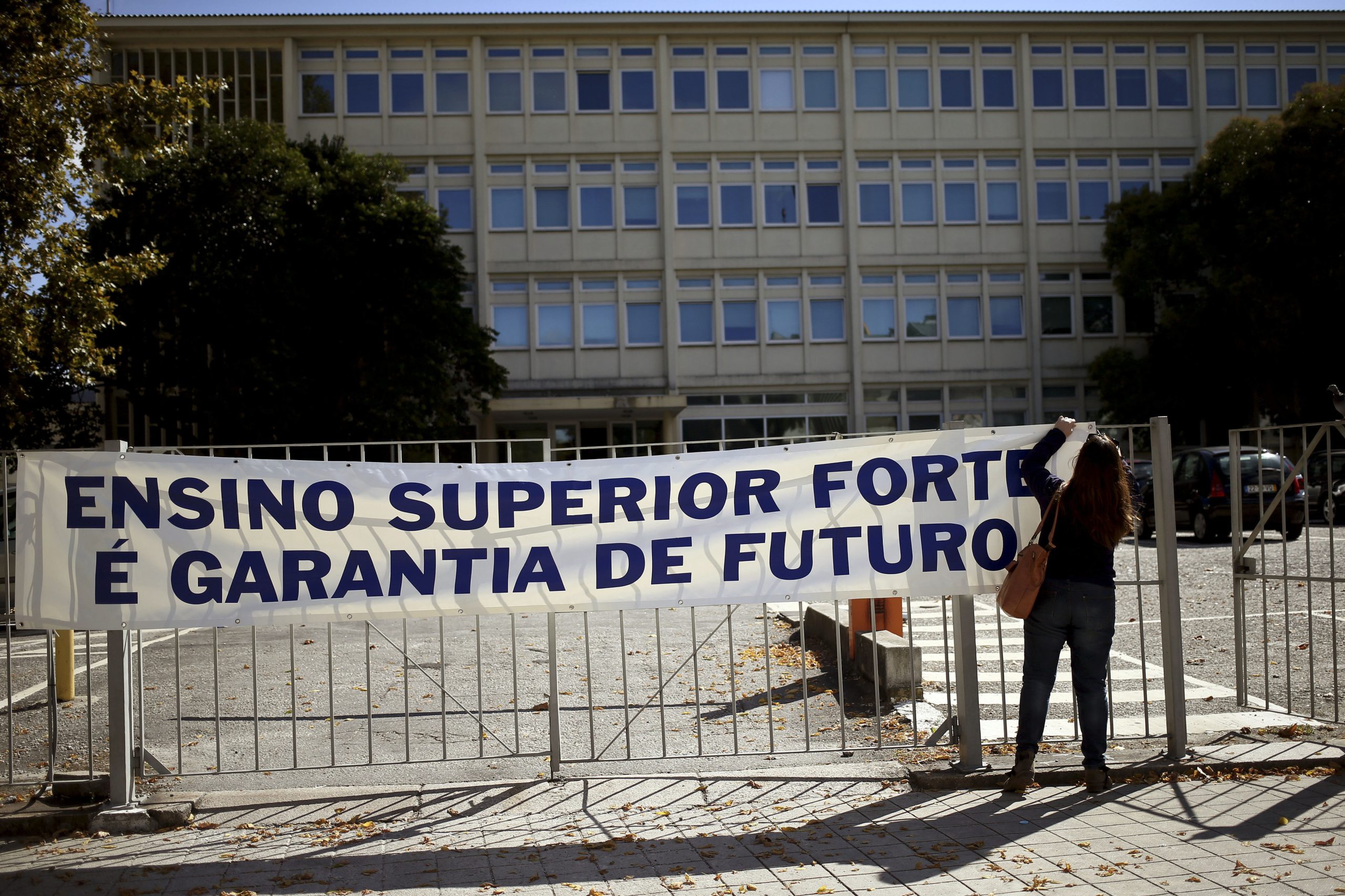 OE2020: Sindicato do ensino superior acusa PCP de usar ciência “como moeda de troca” na votação do financiamento da FCT