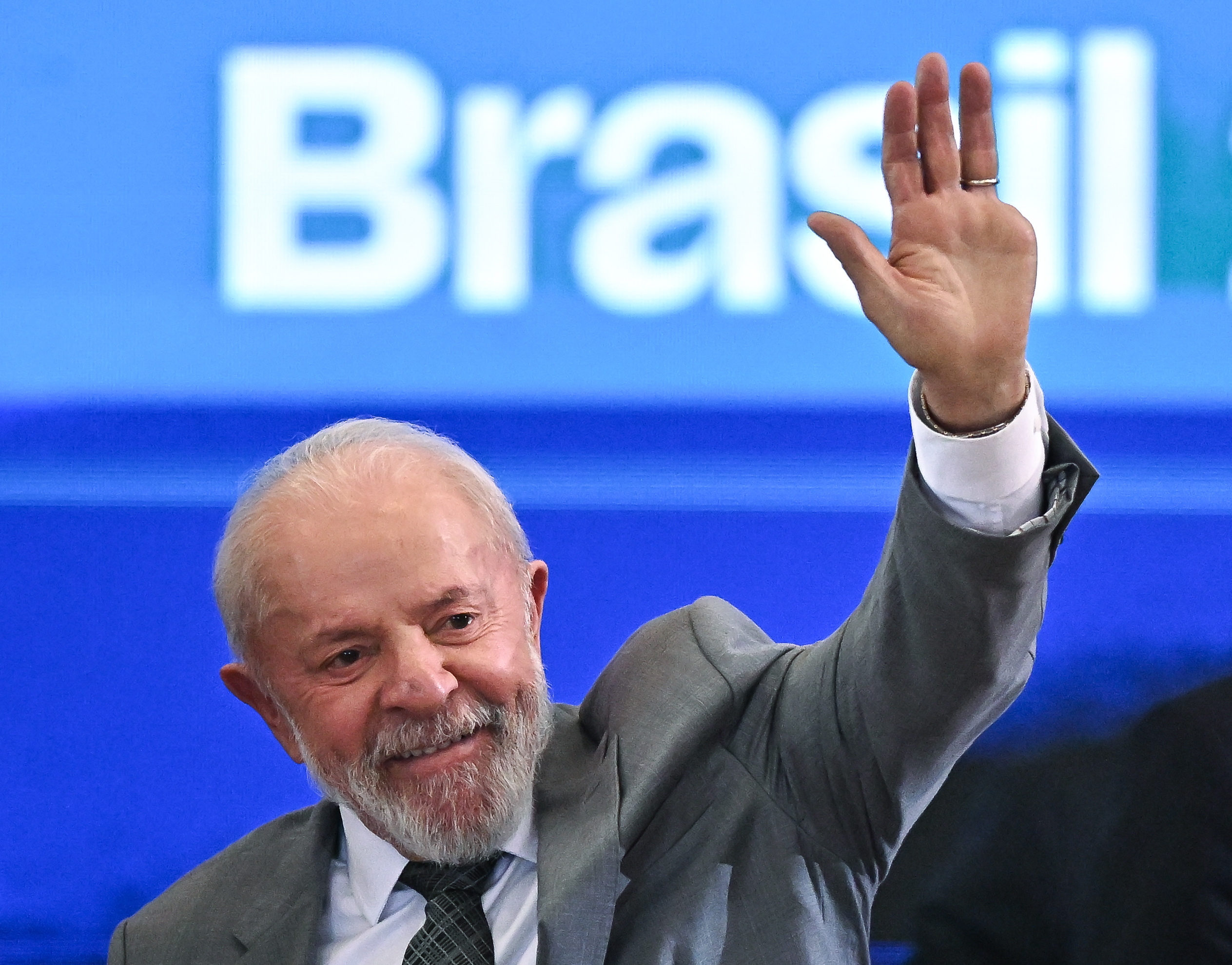 Brasil assinala visita “muito simbólica” de PR angolano nos 50 anos da independência