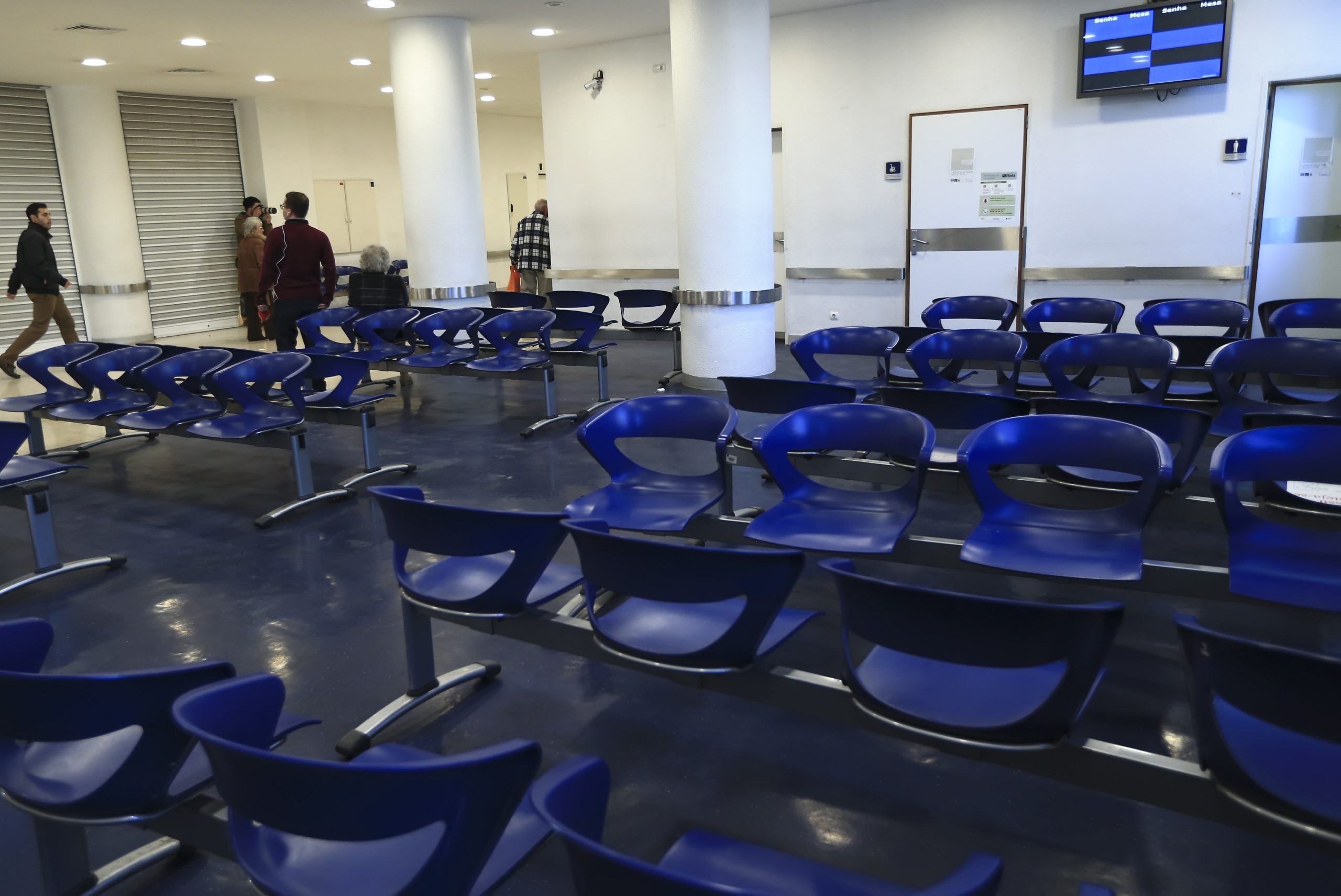 Trabalhadores dos registos e notariado marcam greve para 12 de dezembro