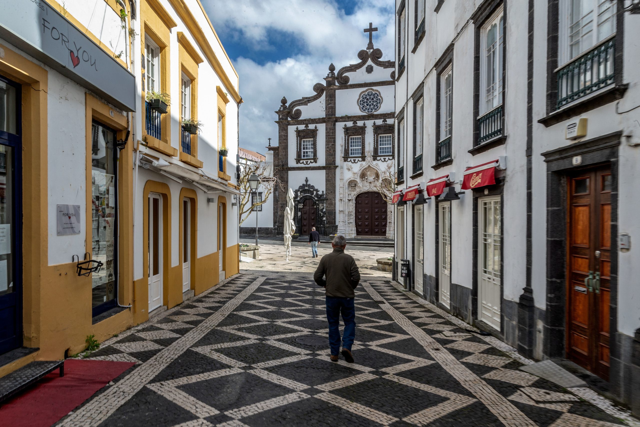 São Miguel. Governo dos Açores diz que o número de internamentos por covid-19 merece uma “atenção particular”