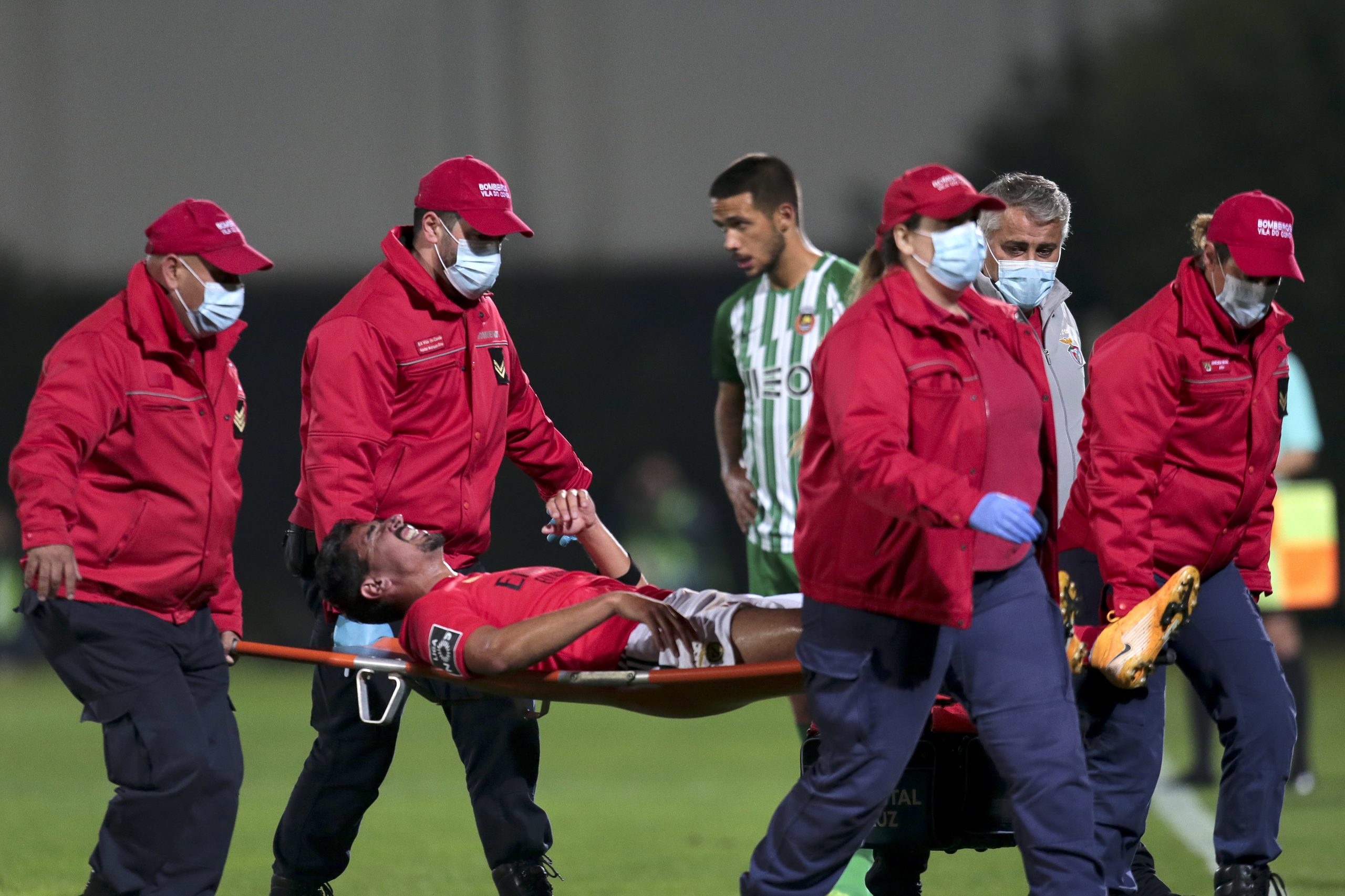 André Almeida regressa aos convocados do Benfica quase 10 meses depois