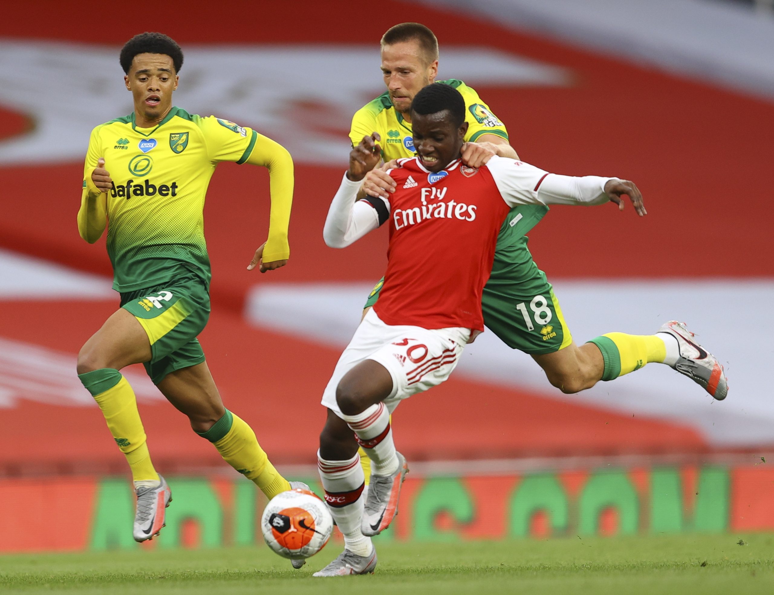 FIFA multa Arsenal por cláusulas irregulares nas transferências de jogadores