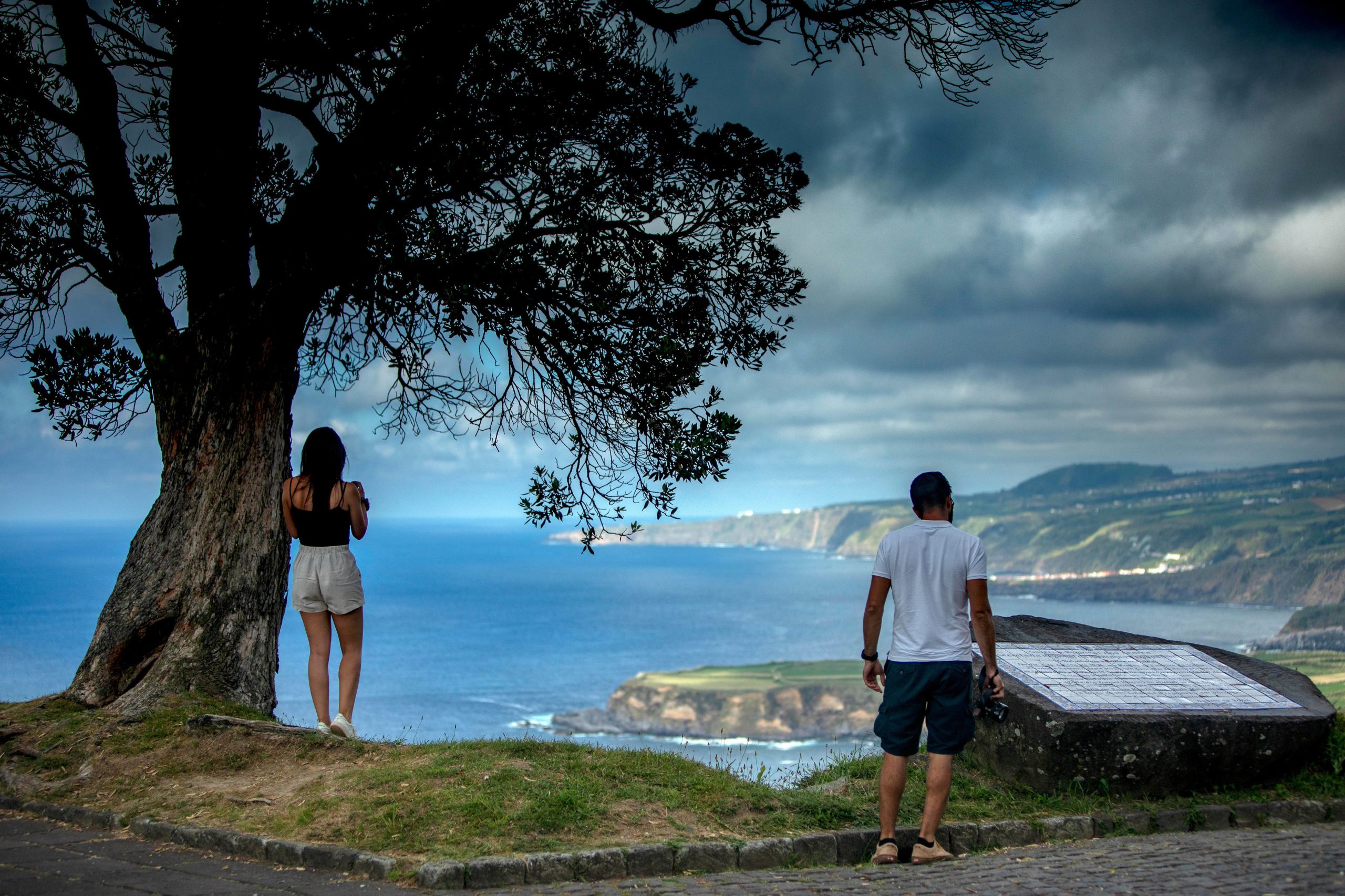 São Miguel: Banhos interditados nas praias de Santa Bárbara e Monte Verde