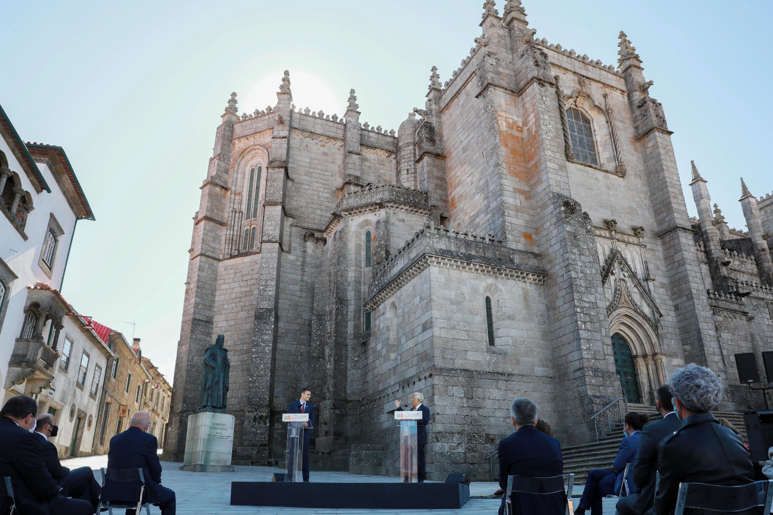 Cimeira Ibérica: Portugal e Espanha afastam novo fecho de fronteiras devido à pandemia
