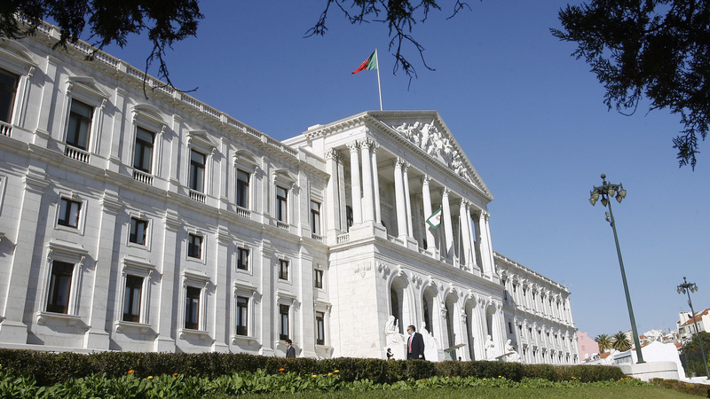 Onze presidentes de câmaras municipais eleitos deputados