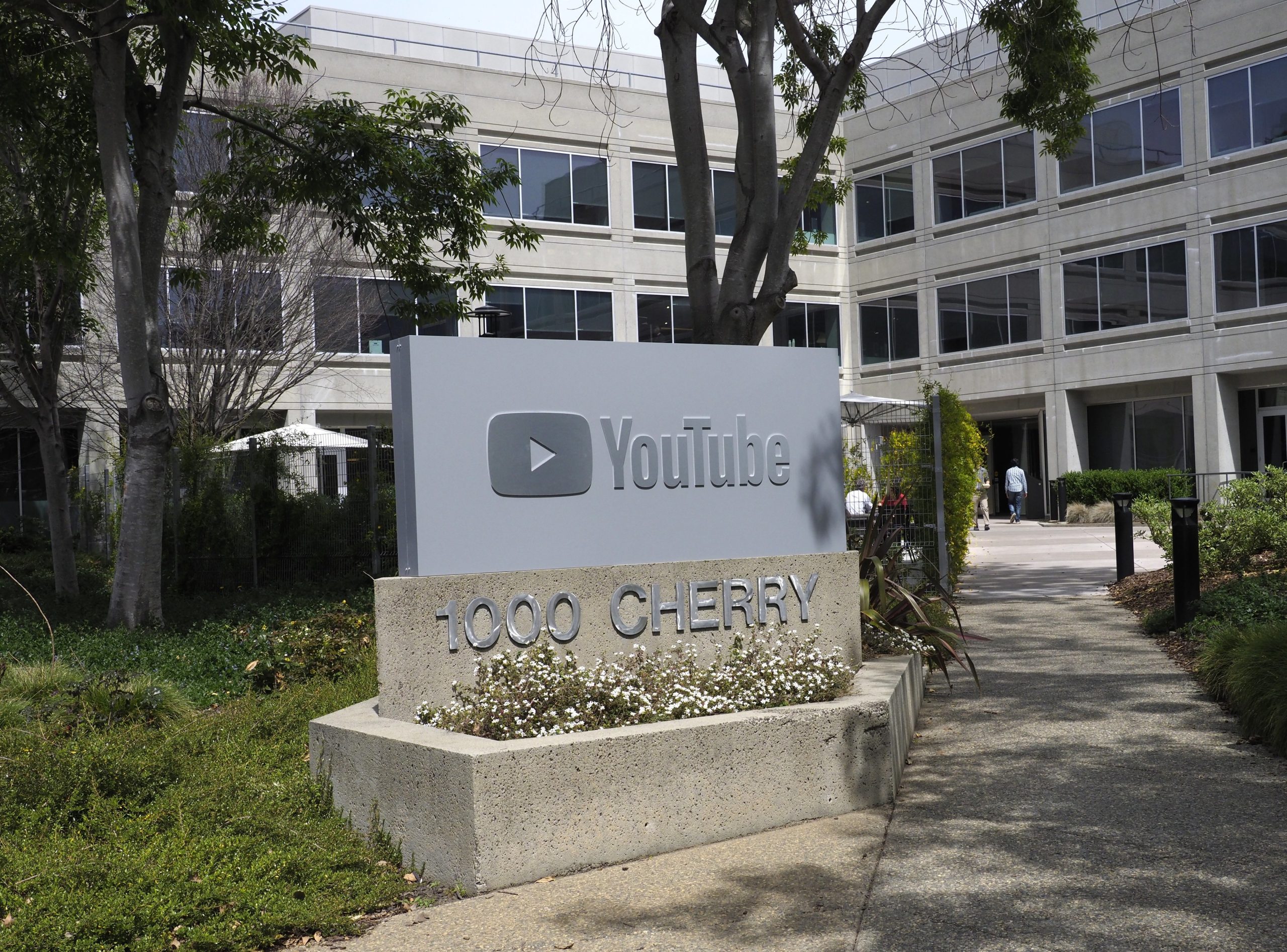 YouTube chega a acordo de 24,5 milhões de dólares com Trump por suspensão de conta