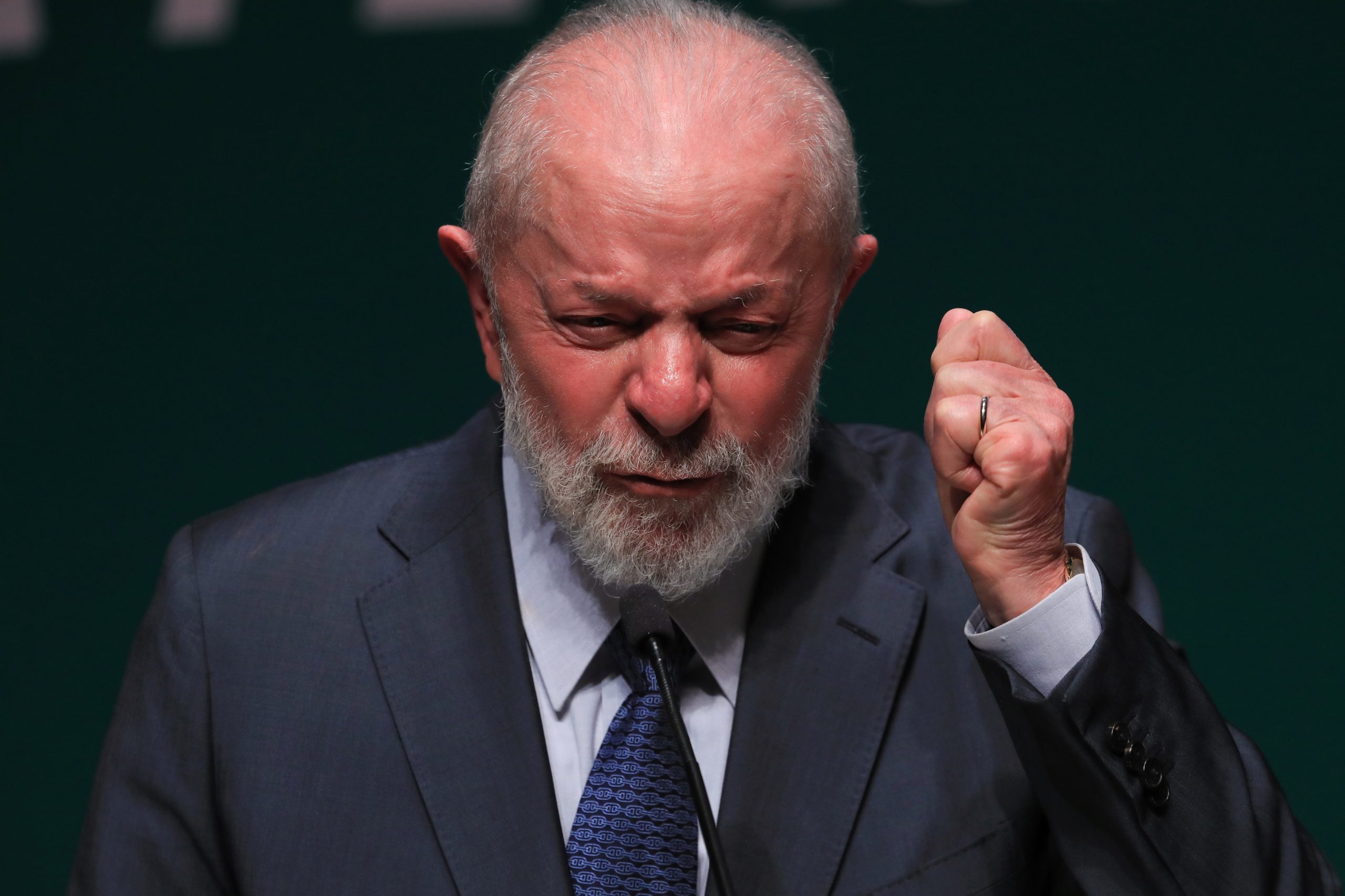 Lula da Silva exalta mundo “menos injusto” com liberdade de Assange