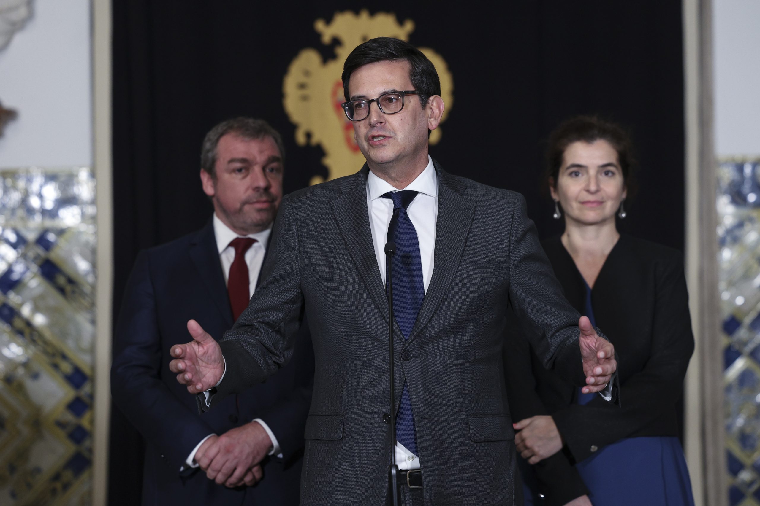 IL diz que objetivo de PM foi “atirar para baixo do comboio” Lacerda e Escária
