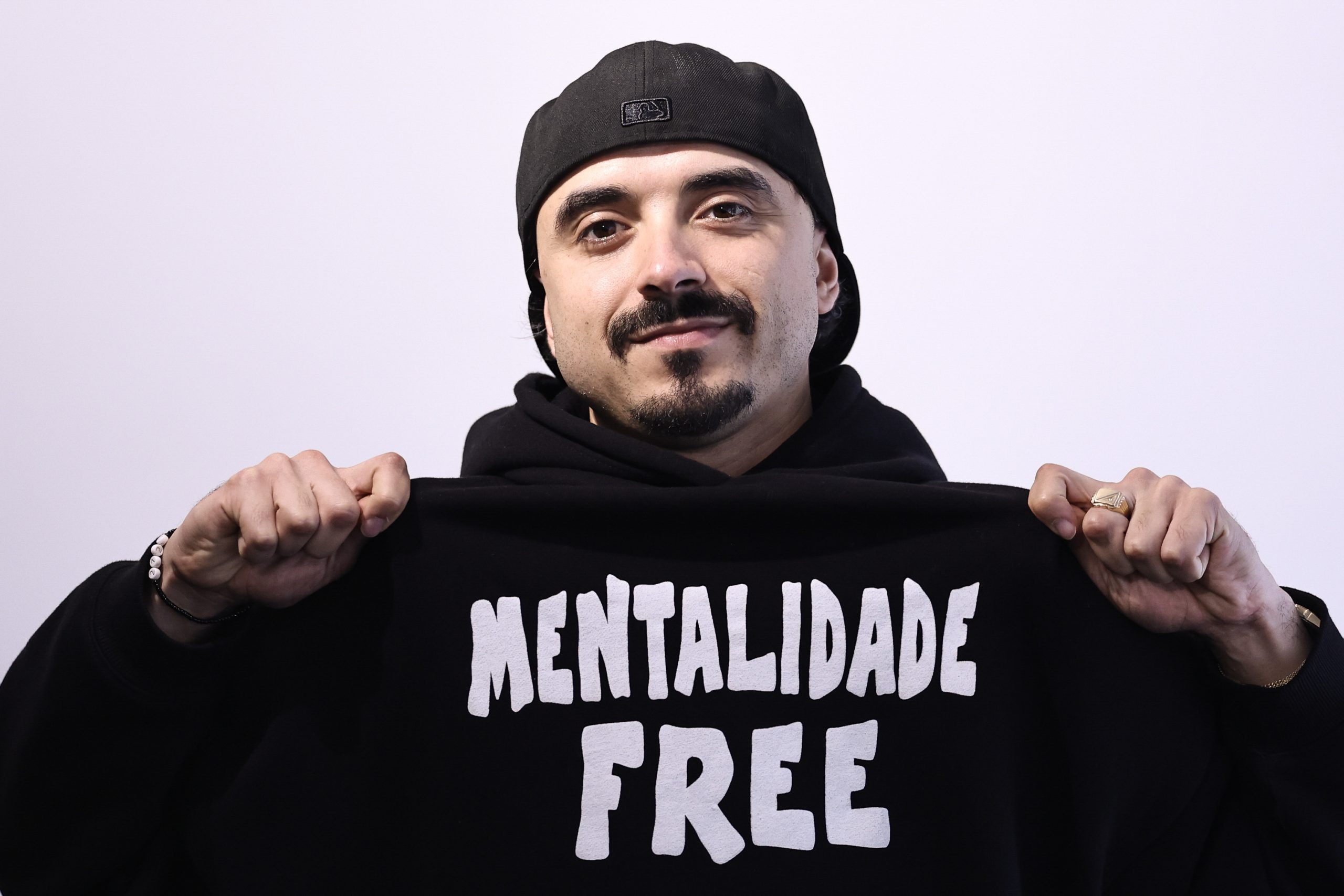 Bispo edita hoje “Entre Nós” álbum no qual entrega ainda mais a sua verdade