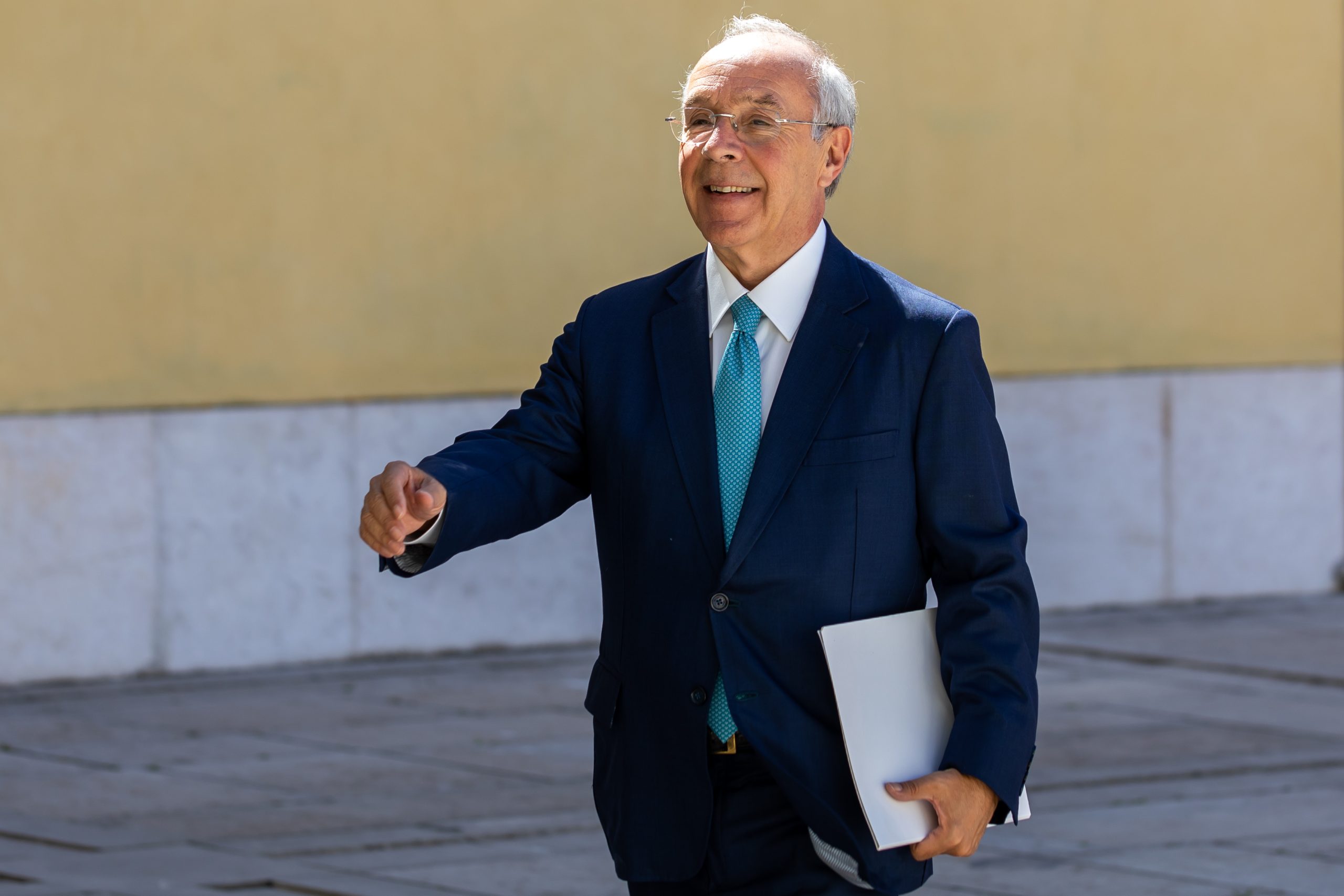 O adeus ao comentário: “Ser útil ao país foi o critério que coloquei”, declara Marques Mendes de partida para Belém