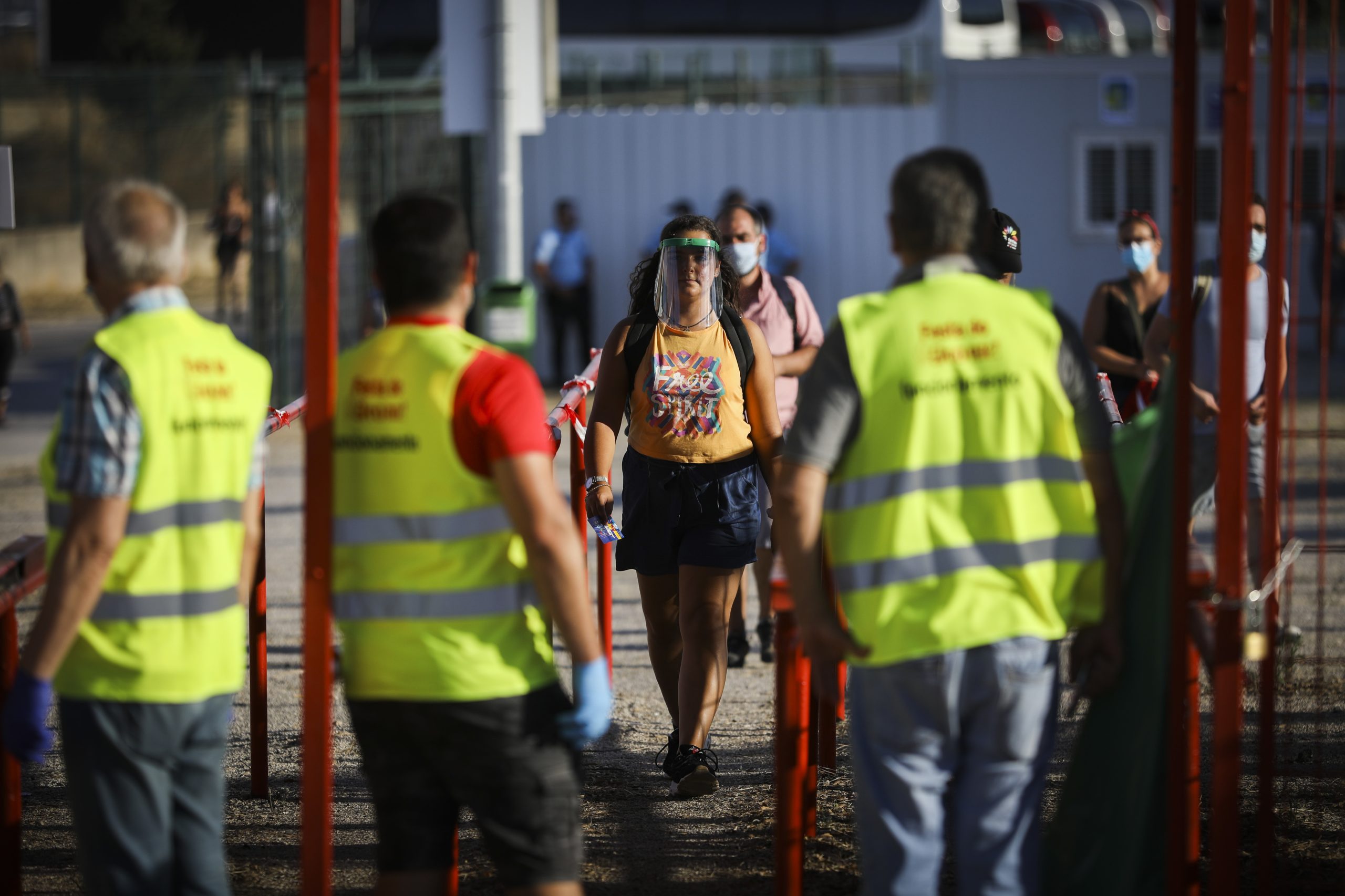 Avante!: Jovens democratas-cristãos pedem fiscalização ao recinto comunista